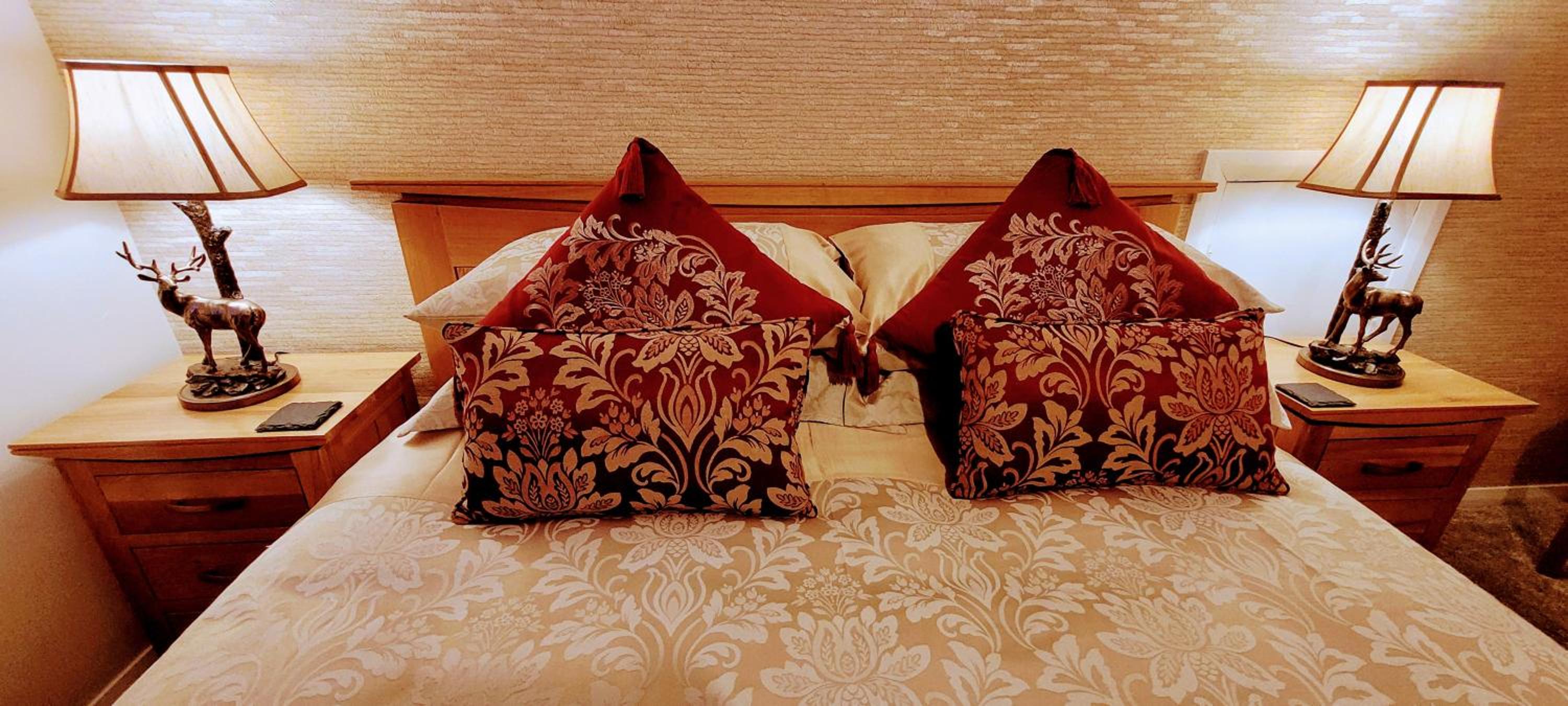 Self catering upper floor flat at Woodend house view 2