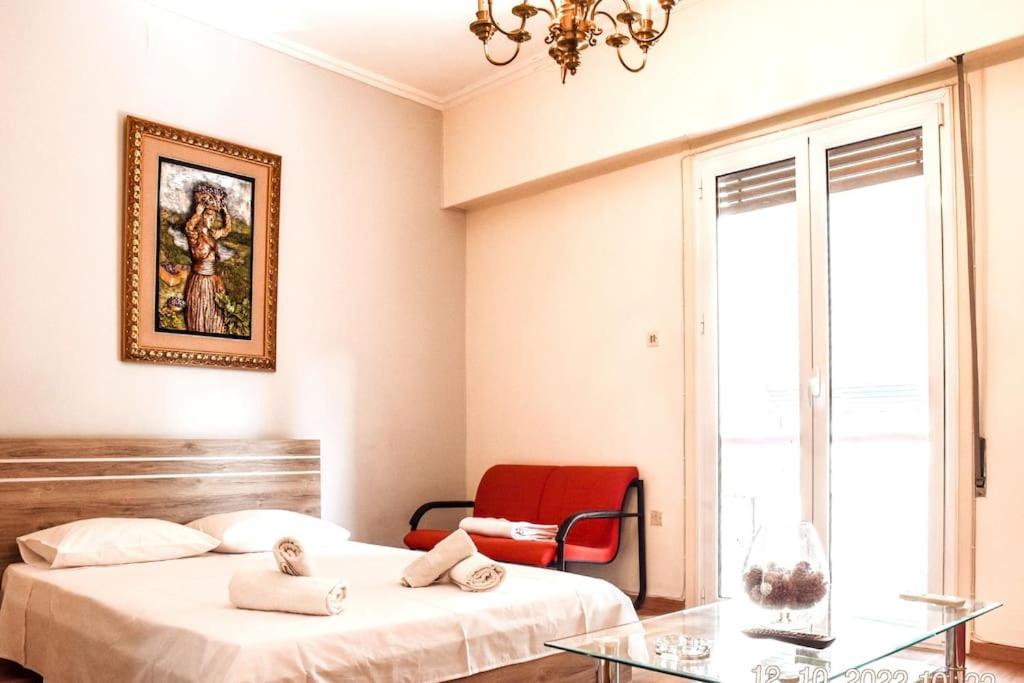 Athens Central 3BD Apartment next to Metro Luxury