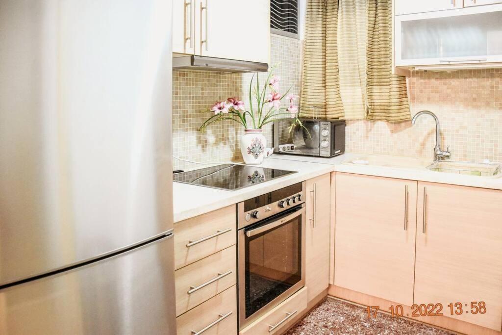 Athens Central 3BD Apartment next to Metro Luxury