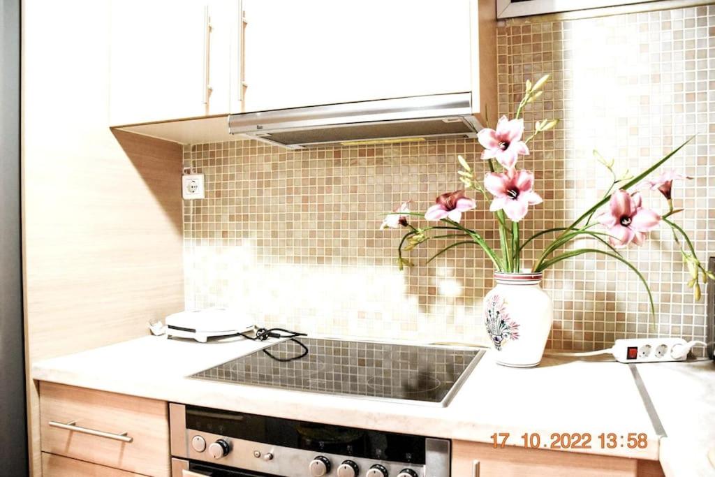 Athens Central 3BD Apartment next to Metro Luxury