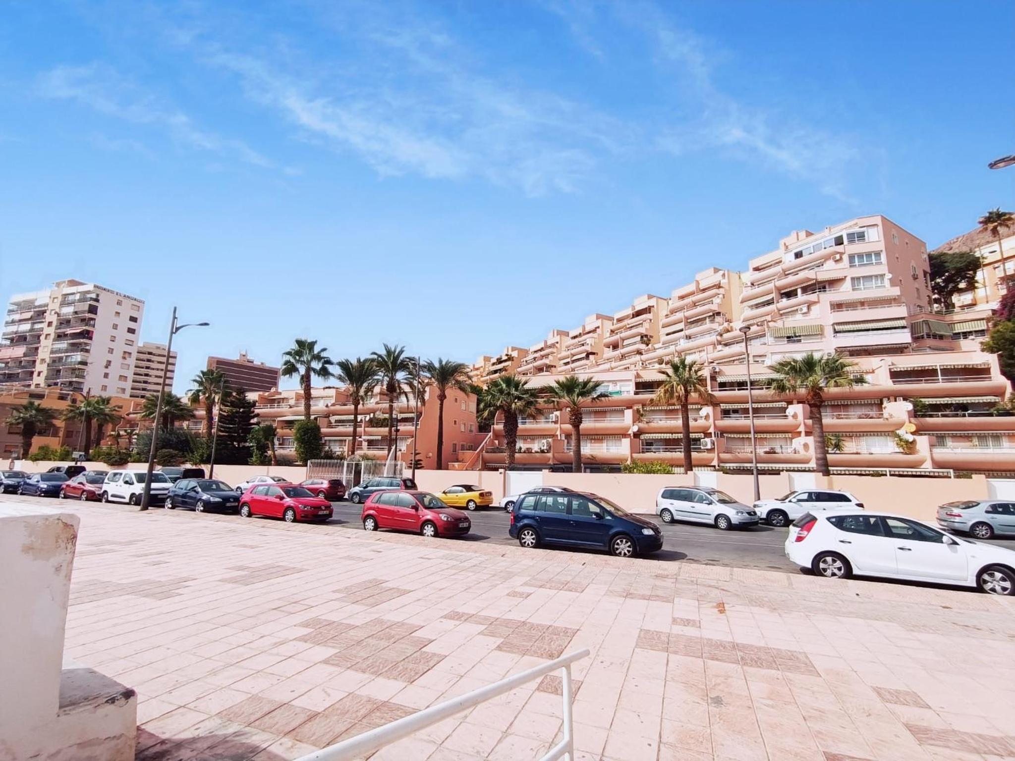 Expoholidays- Primera línea con parking incluido