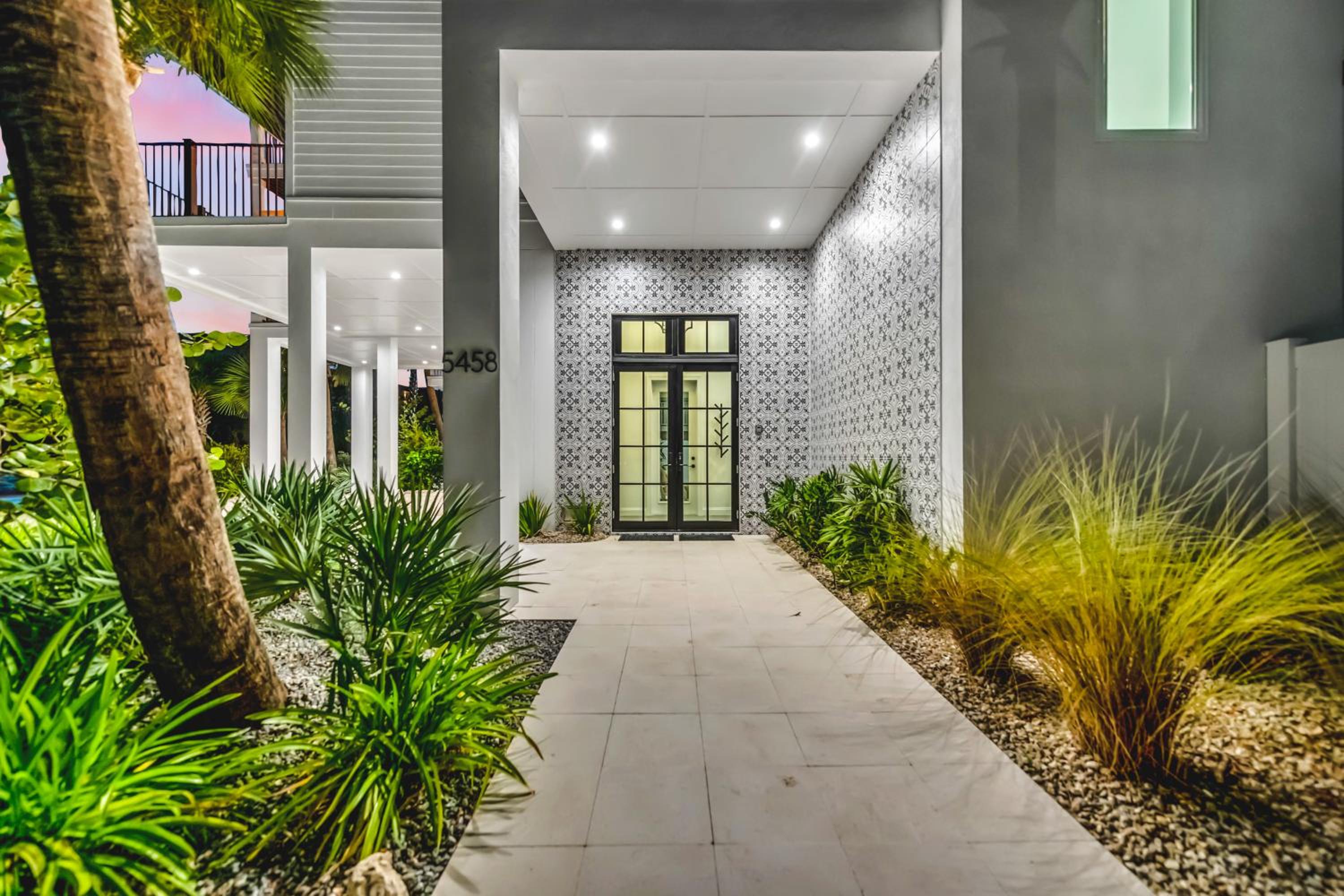 Hotel The Plaza - Image 1