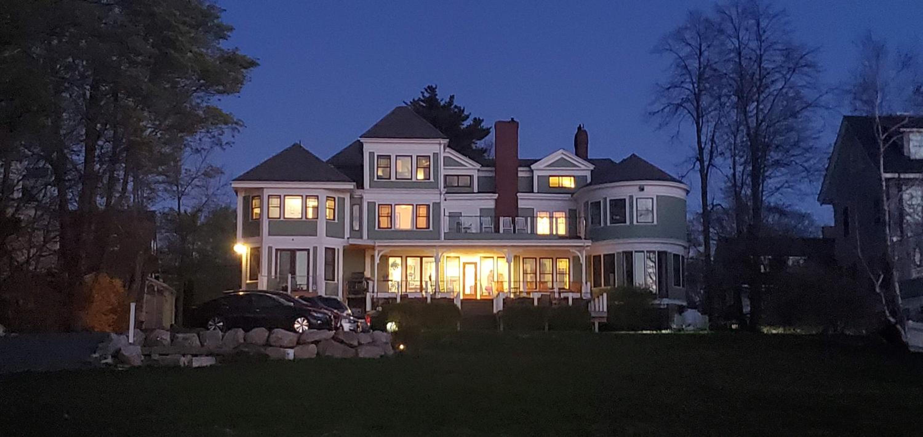 Hotel Saltair Inn Waterfront B&B - Image 1