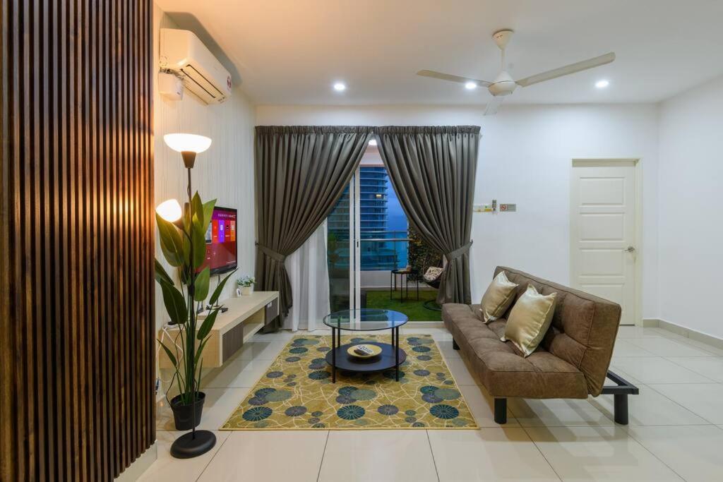 2R1B/Seaview Tropical /1~8Pax/Gurney Mansion One photo 5