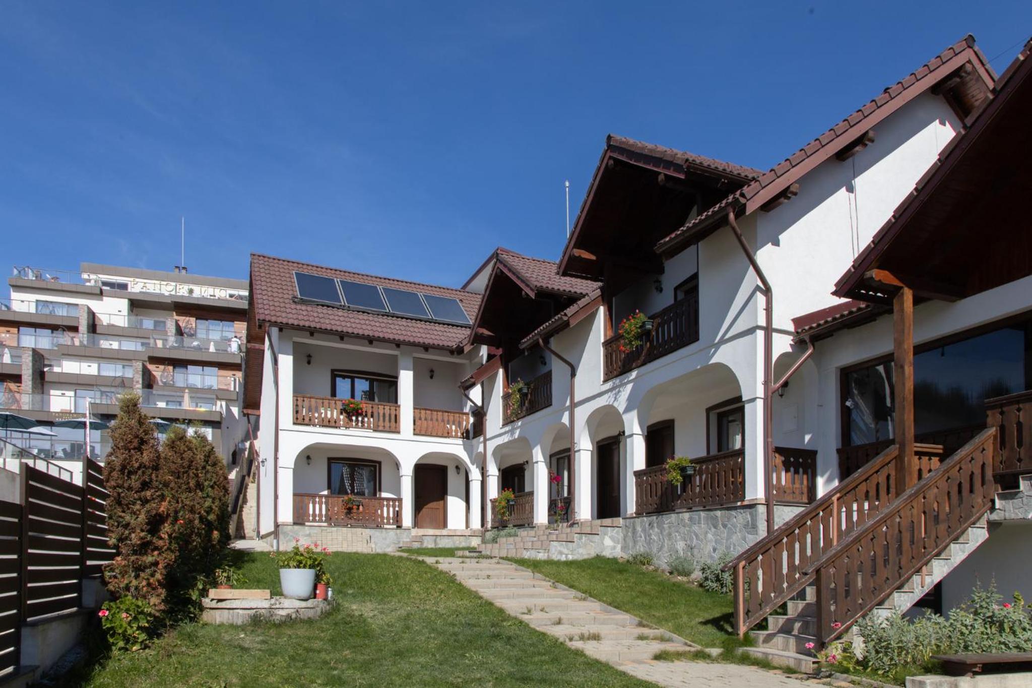 Pensiunea Encian view 2