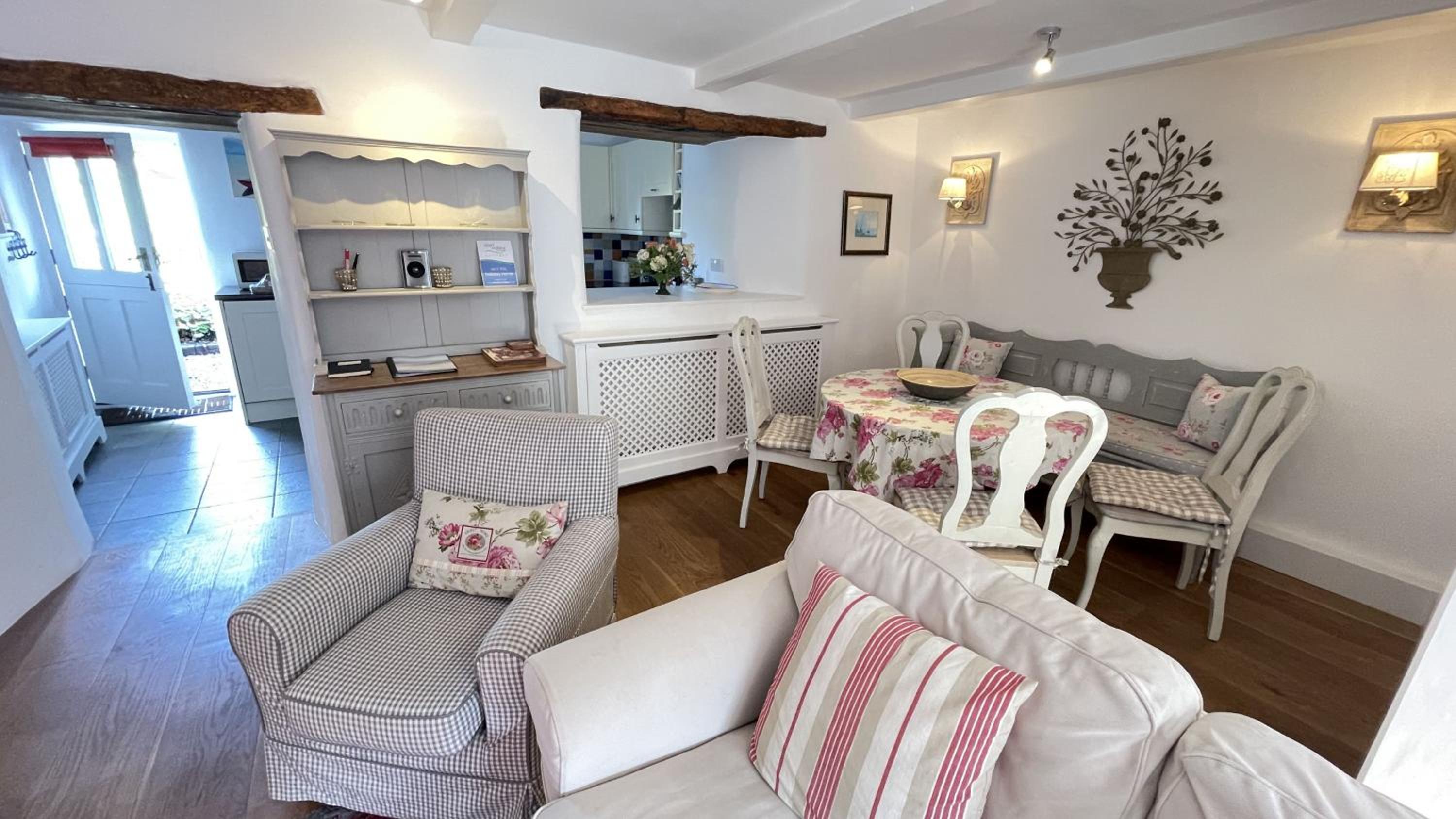 The Nook - Charming cottage, modern living with original features, perfect private garden view 5