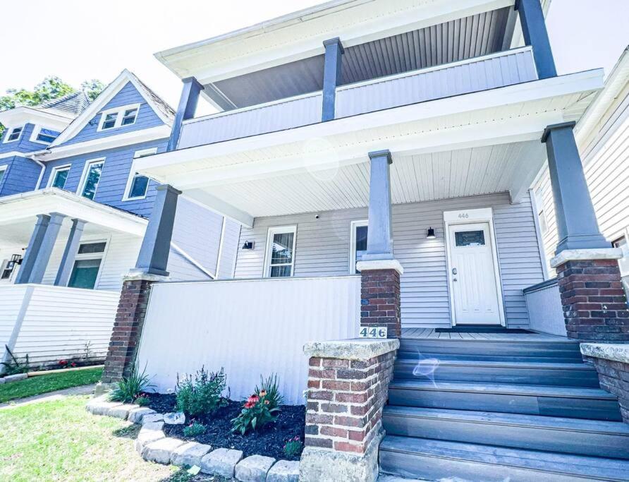 Modern 5BR Home Perfect for Families view 2