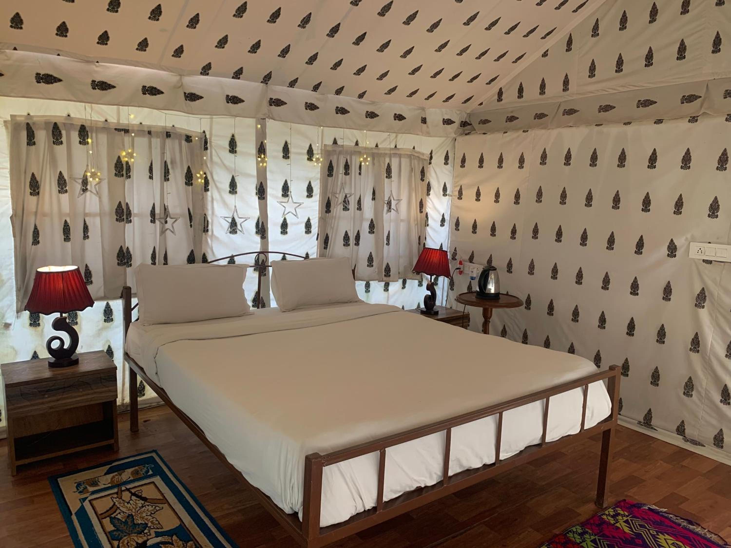Agra Camps and Resort