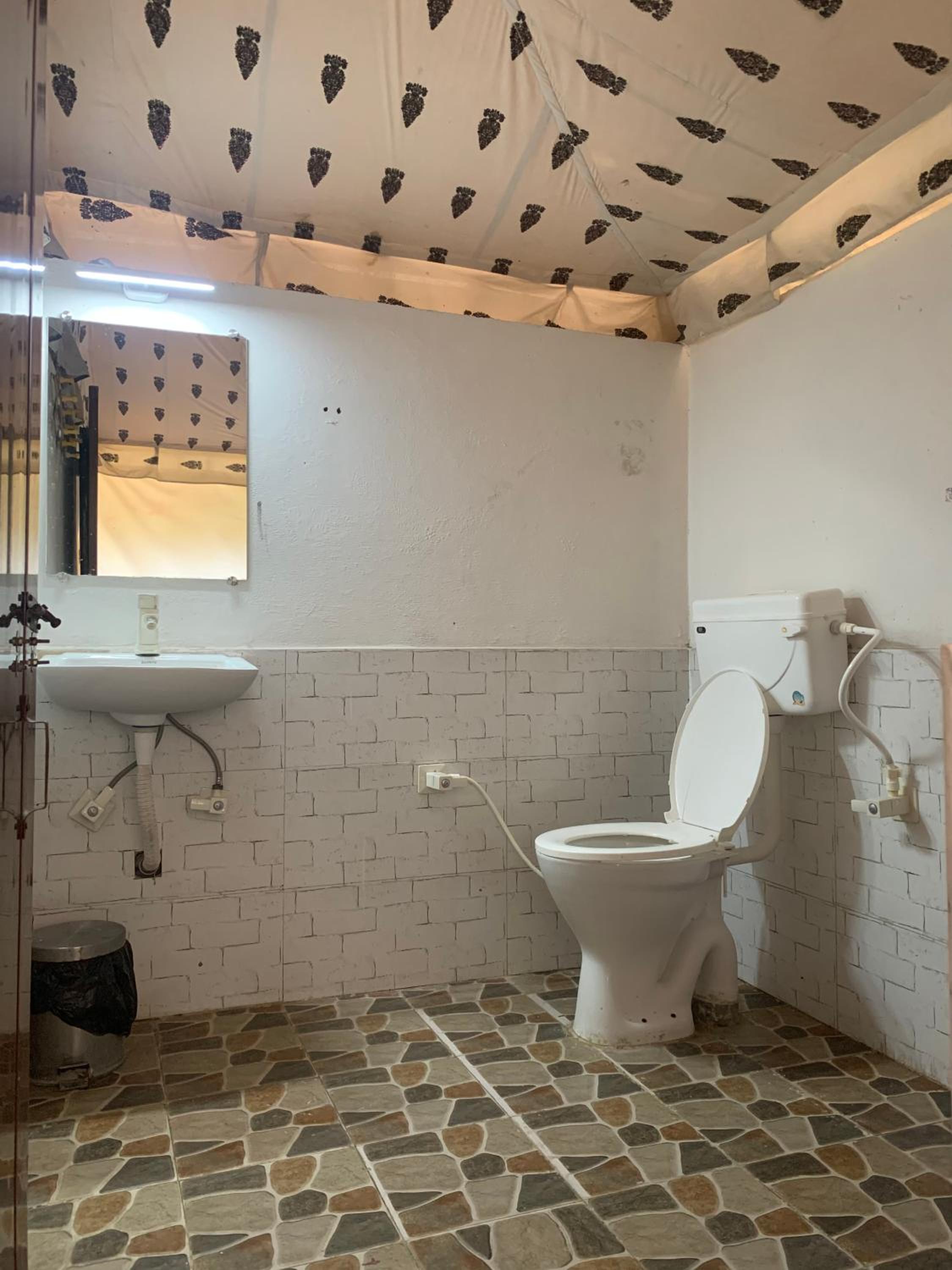 Agra Camps and Resort