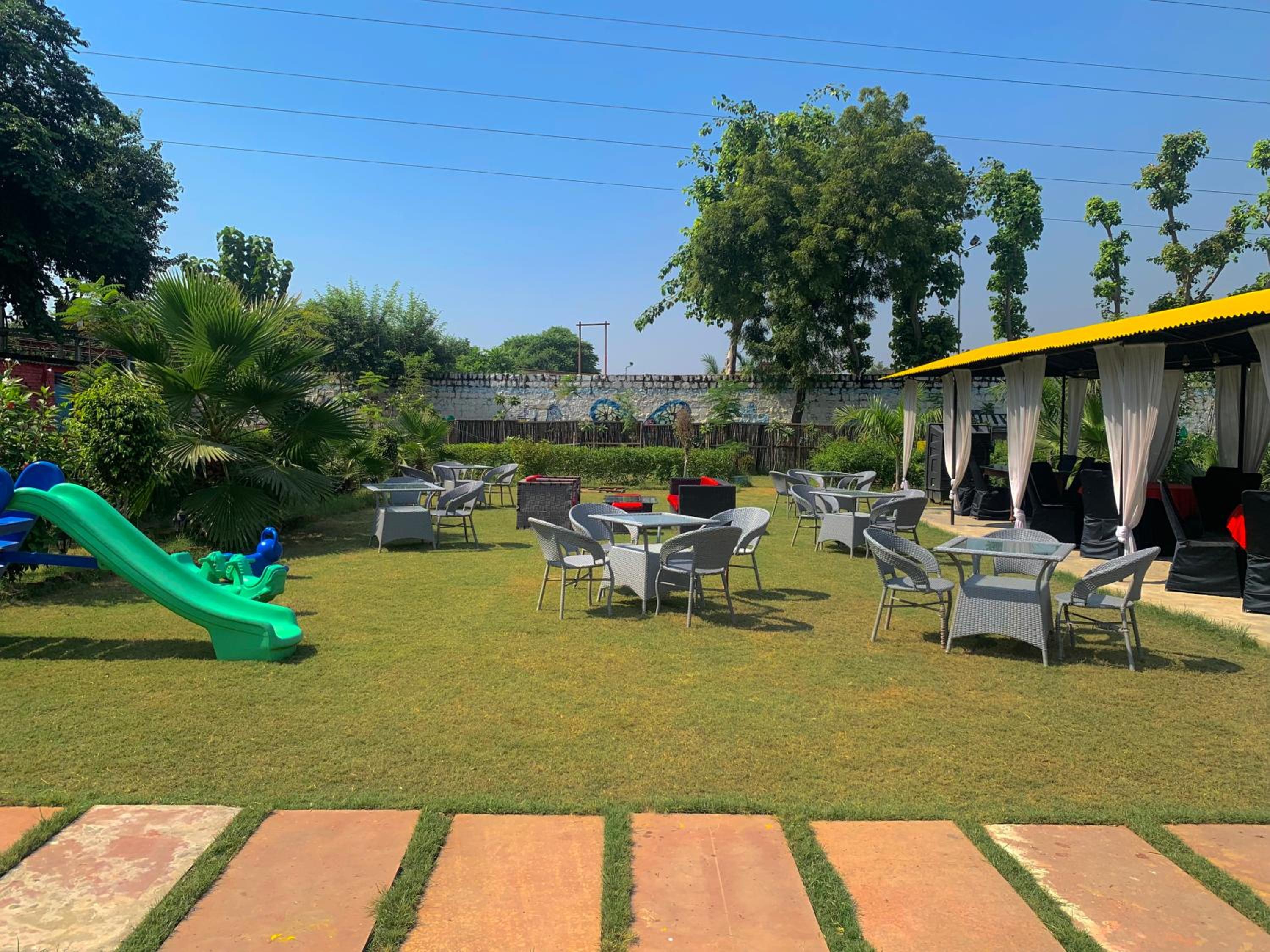 Agra Camps and Resort