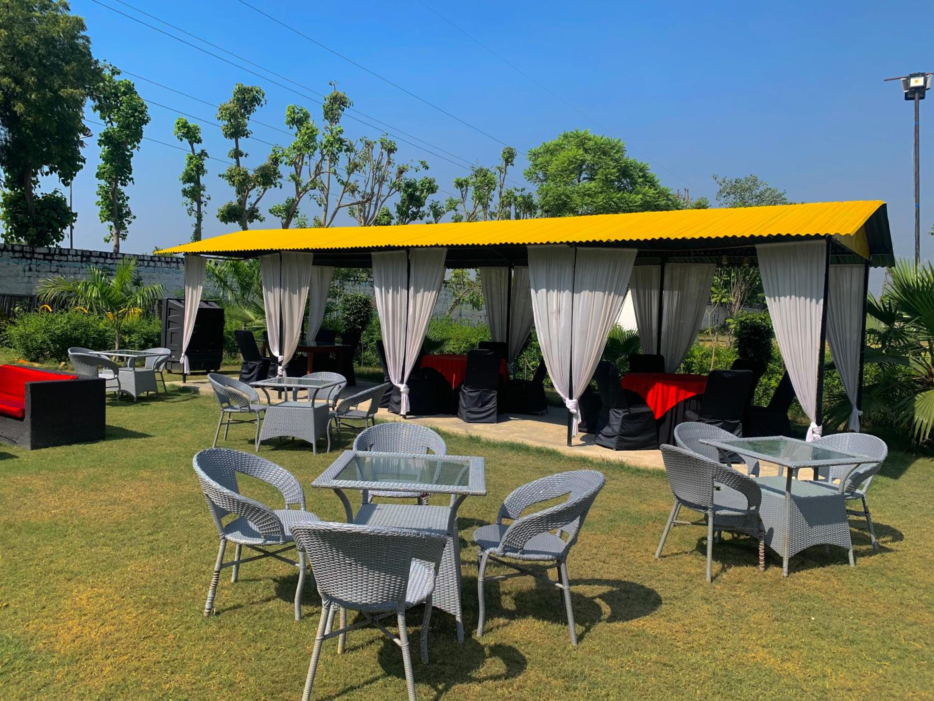 Agra Camps and Resort