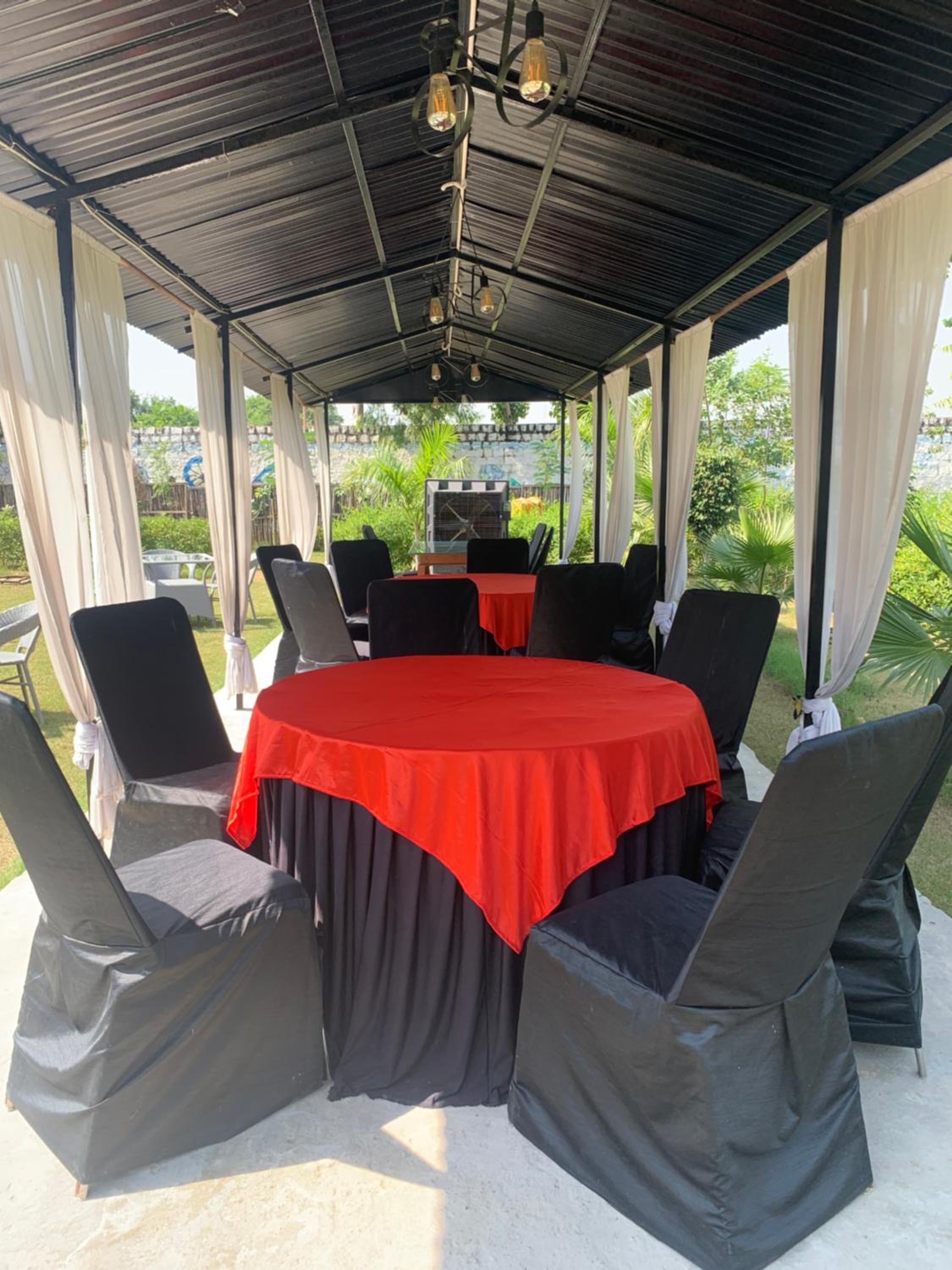 Agra Camps and Resort