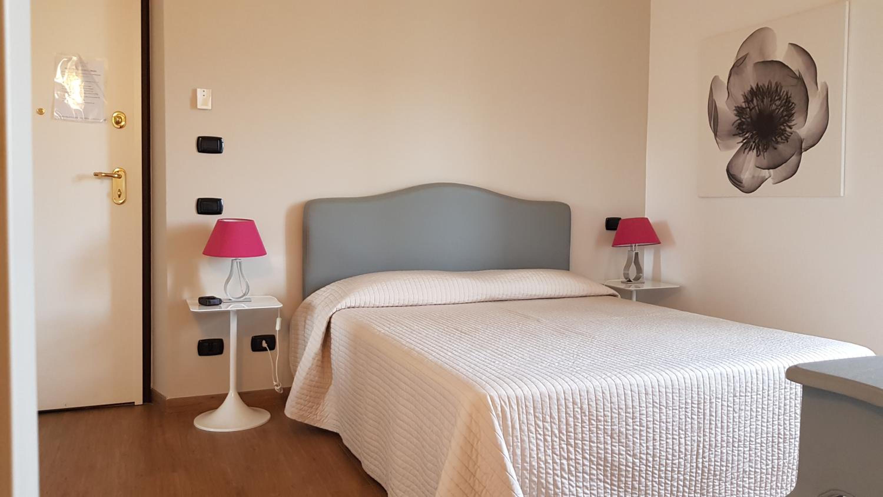 Il Casale degli Ulivi - Agriturismo - TENIMENTI LEONE