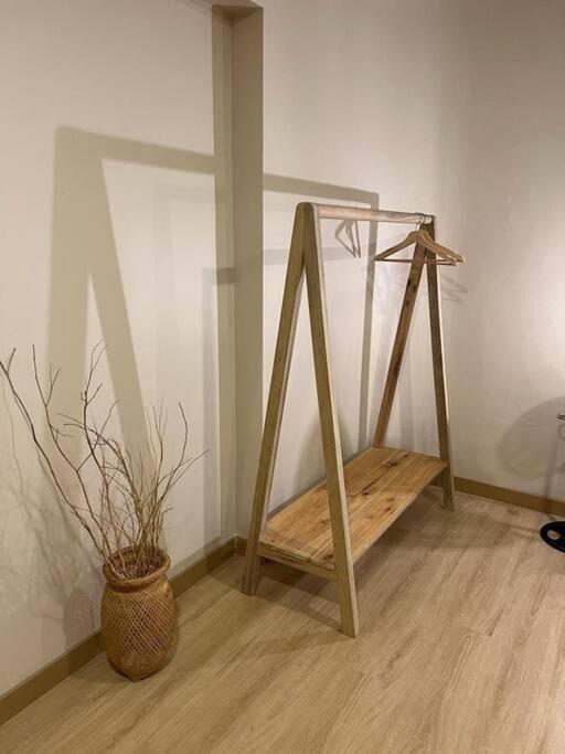 Hospedaje en Medellí cerca a Laureles NID103 By Roots Rentals