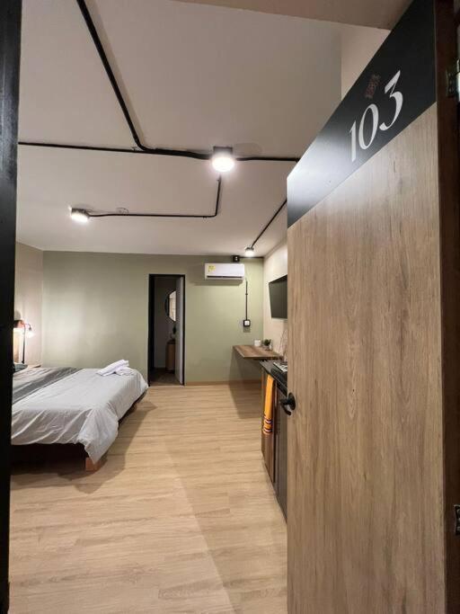 Hospedaje en Medellí cerca a Laureles NID103 By Roots Rentals