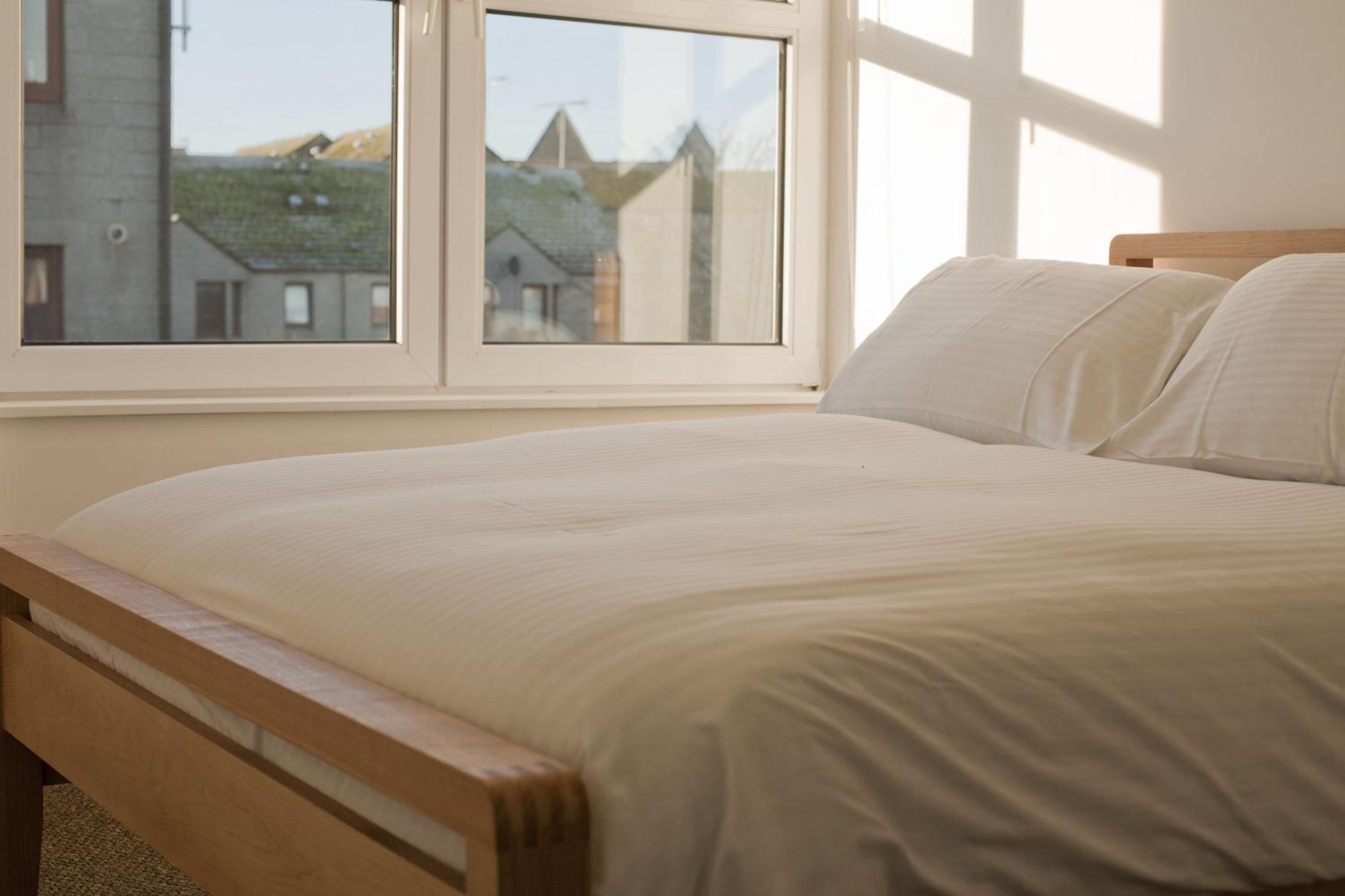 Aberdeen Serviced Apartments: Charlotte street view 5