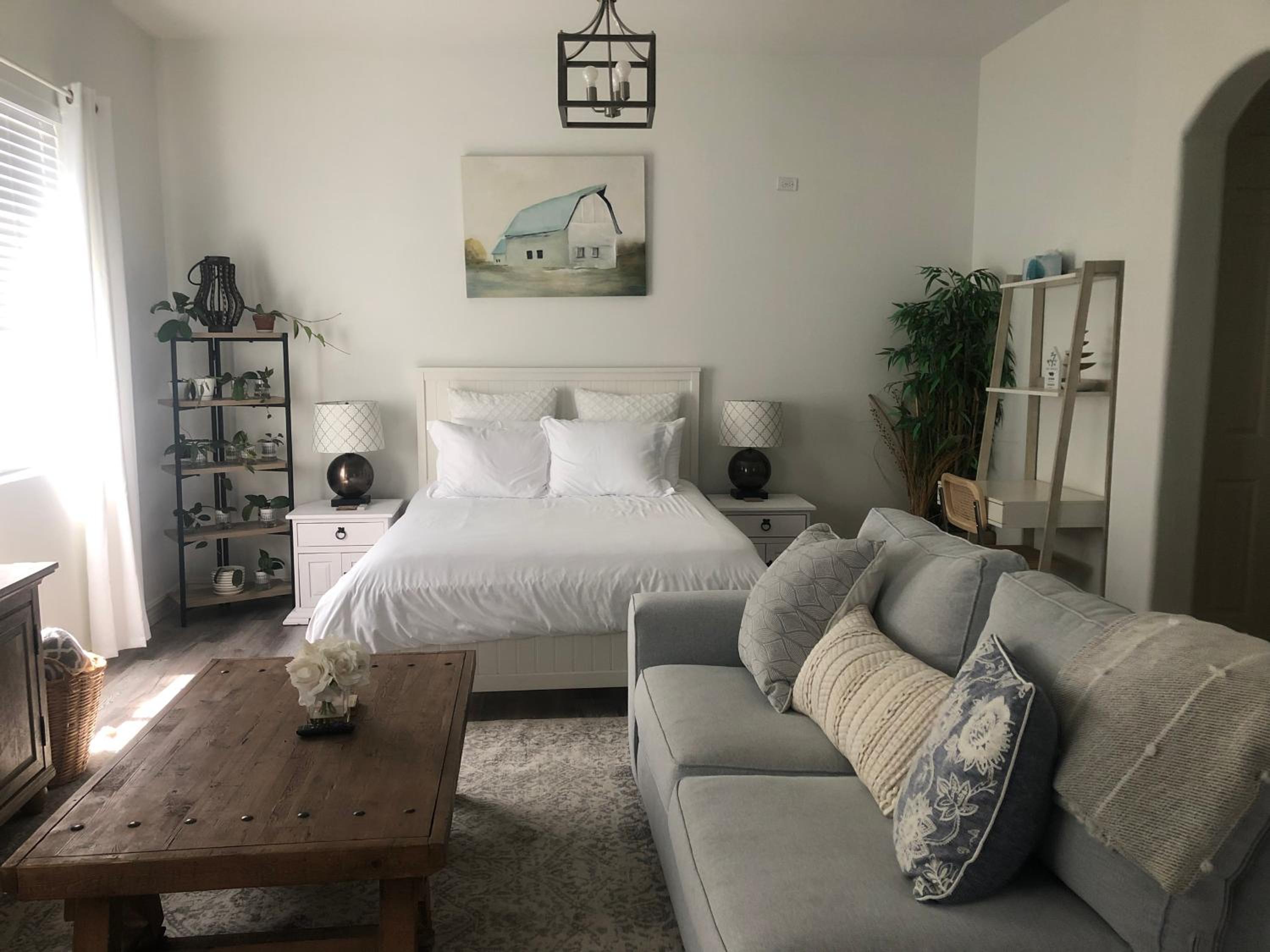 Beautiful Private Casita/Guesthouse w/ Kitchen, Access to Pool/Spa view 4