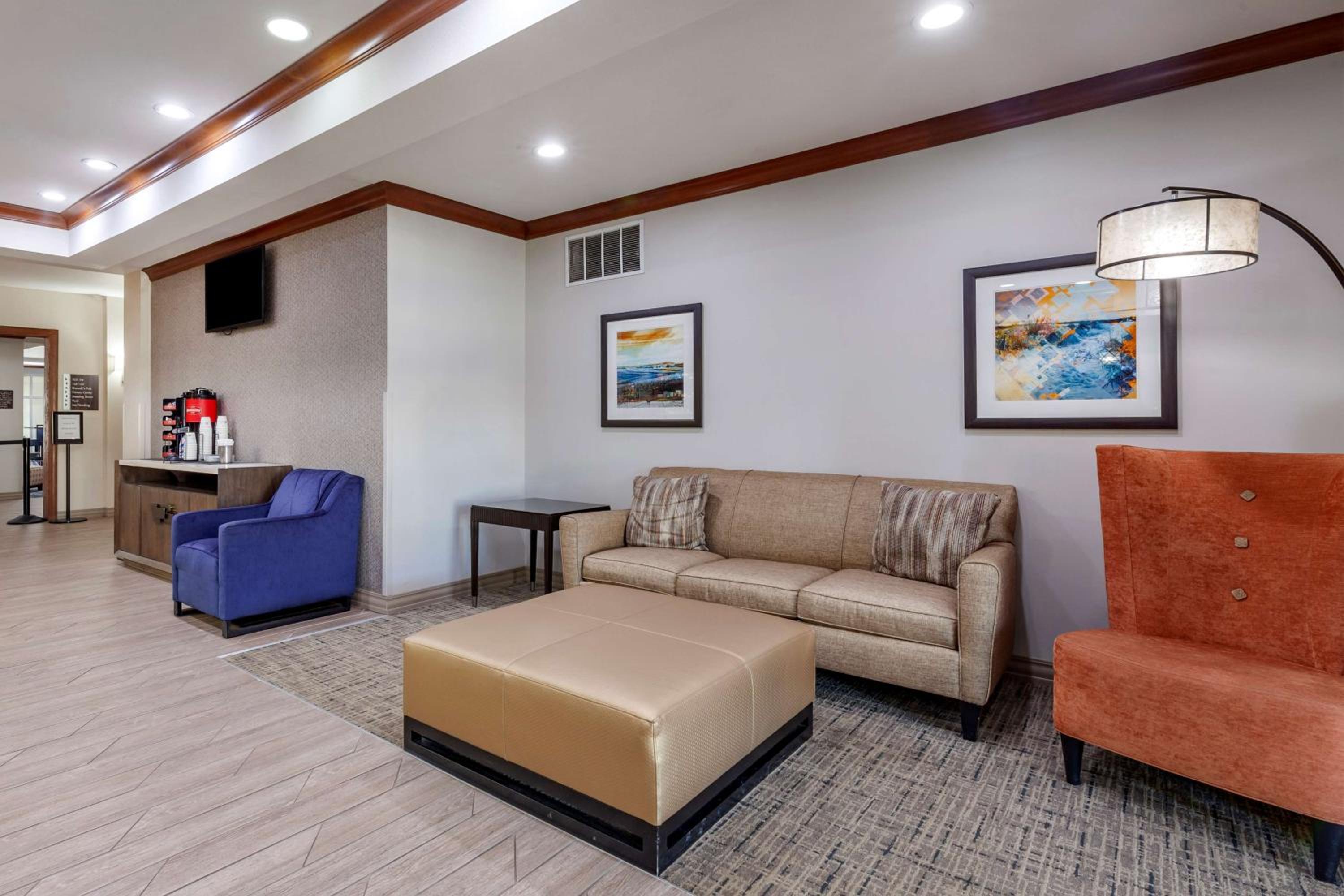 Best Western PLUS Sparta Trail Lodge - Property Image 3