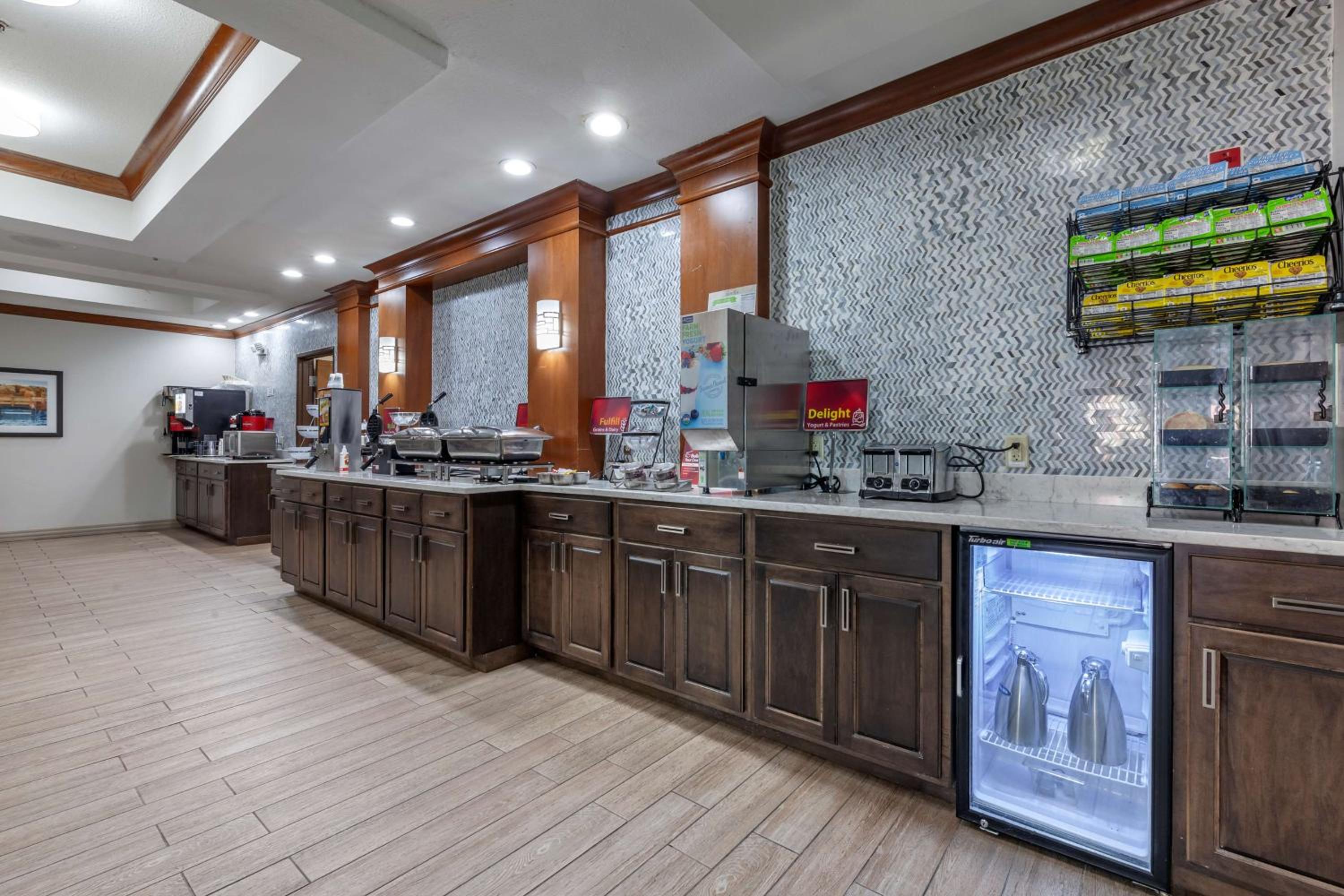 Tomah Vacations - Best Western PLUS Sparta Trail Lodge - Property Image 4