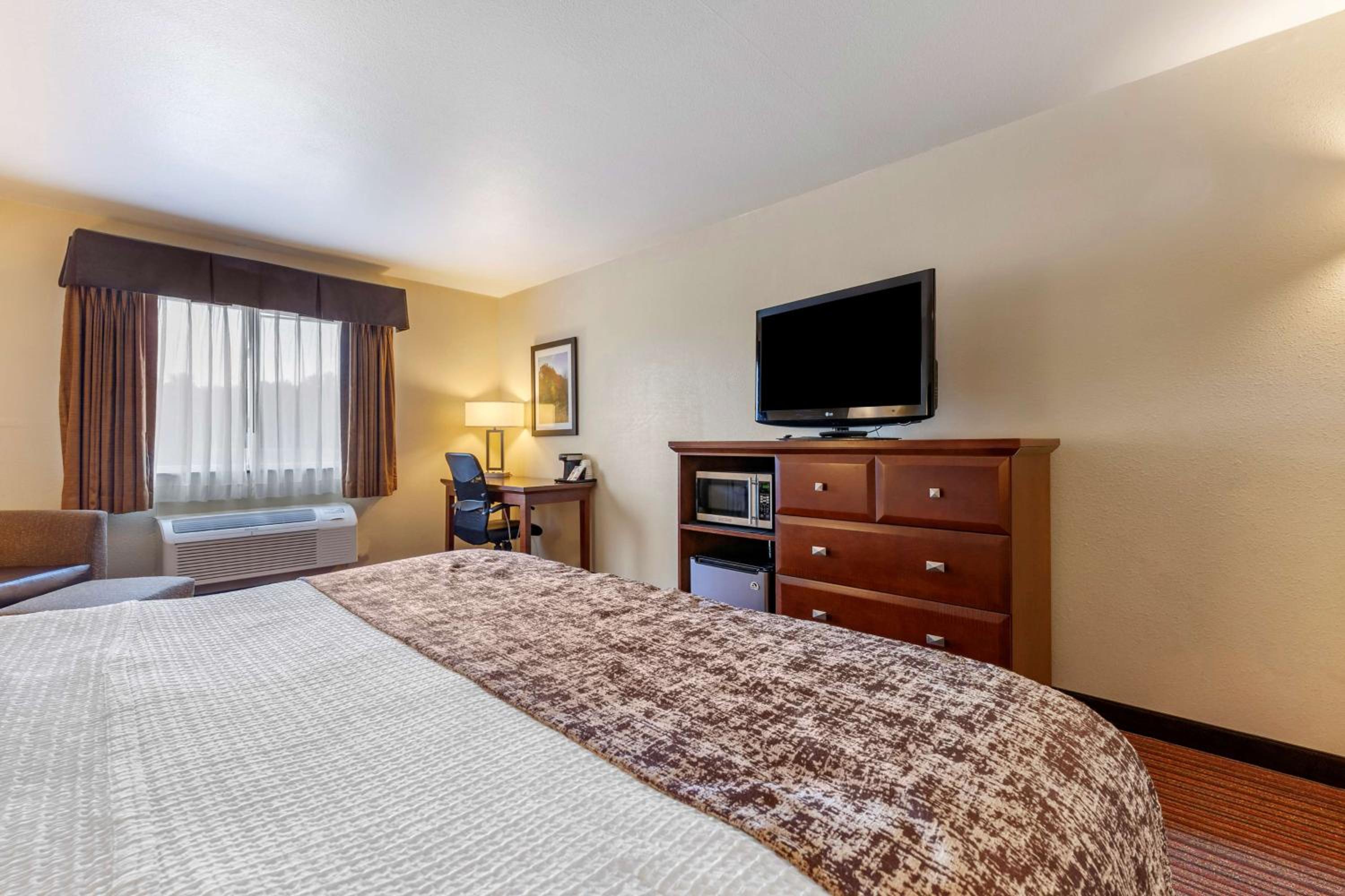 Best Western PLUS Sparta Trail Lodge - Property Image 5