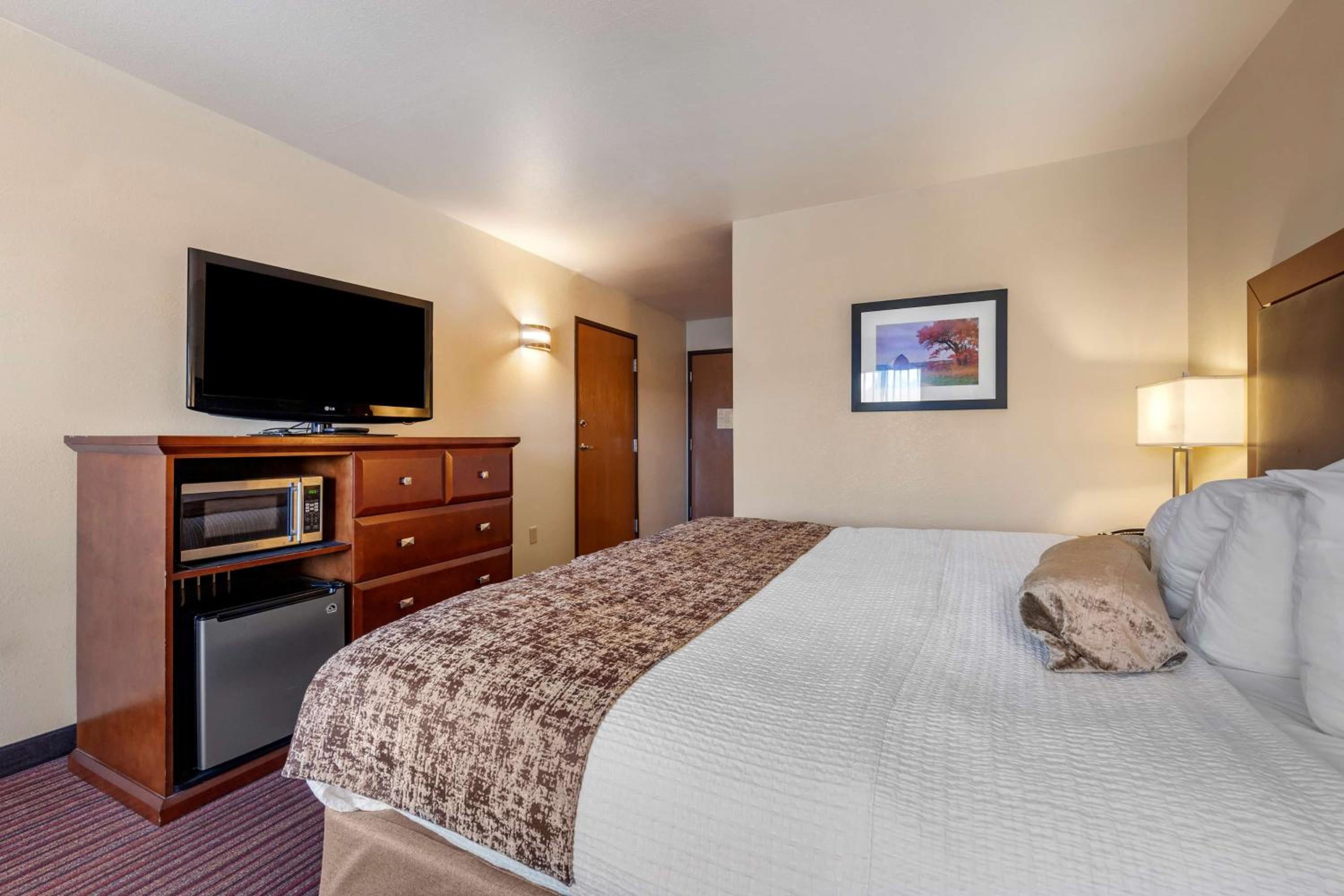 Best Western PLUS Sparta Trail Lodge - Property Image 6