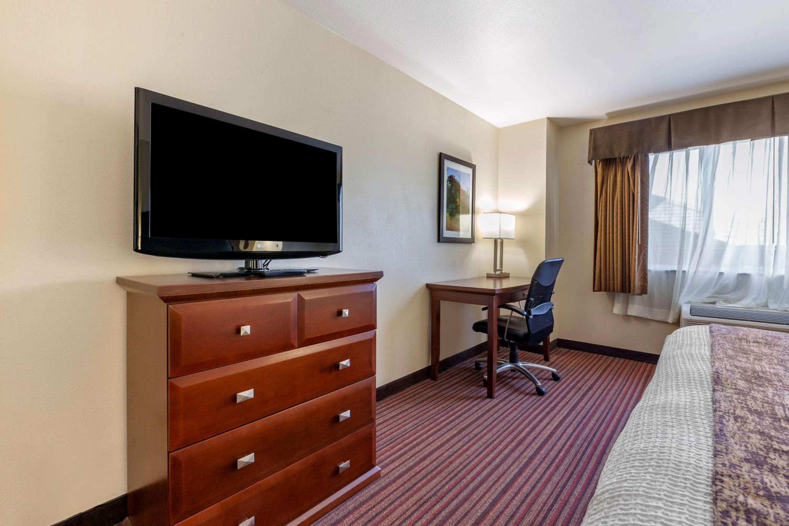 Best Western PLUS Sparta Trail Lodge - Property Image 12