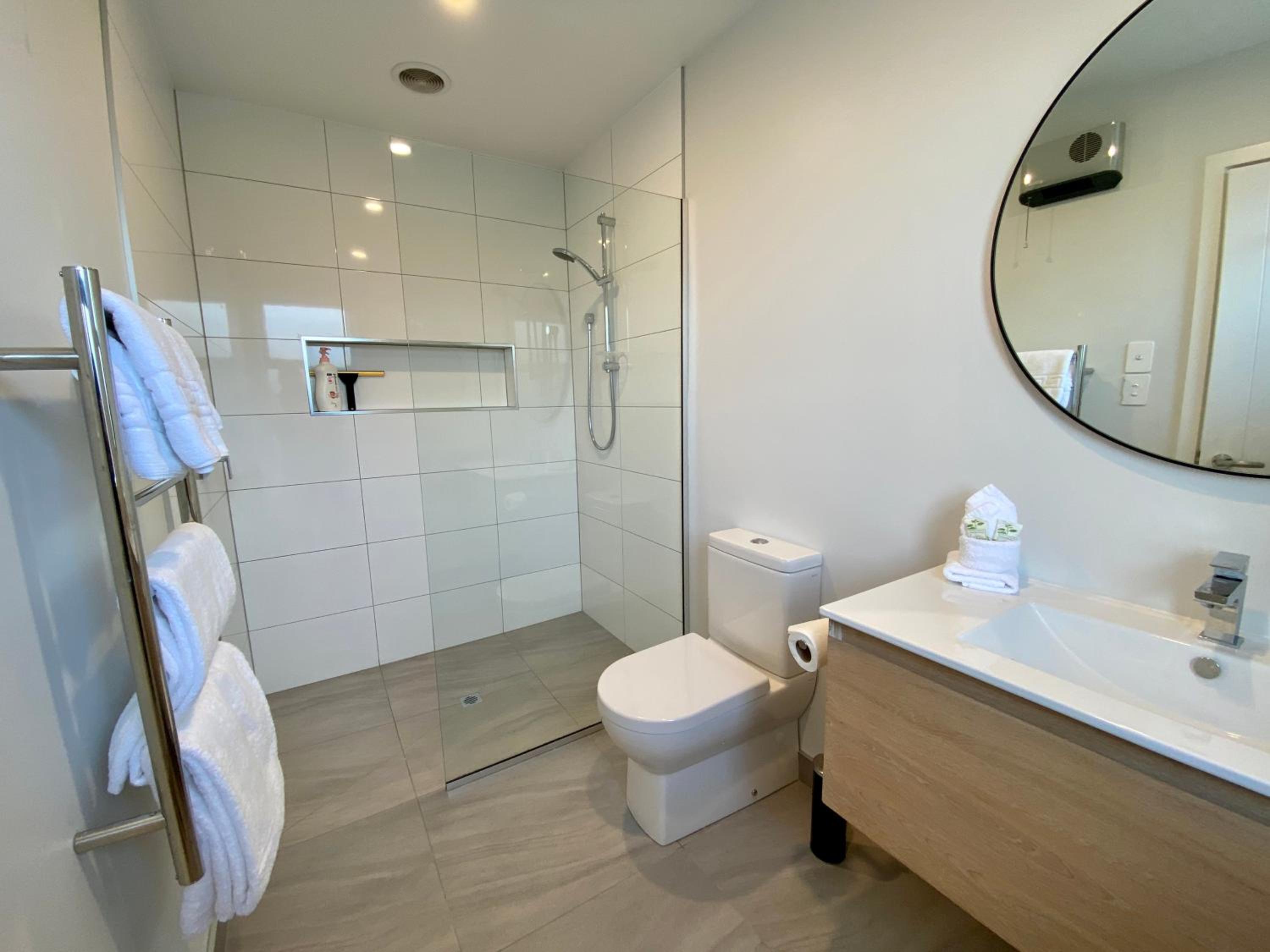 Stylish, Tasteful in Totara view 5