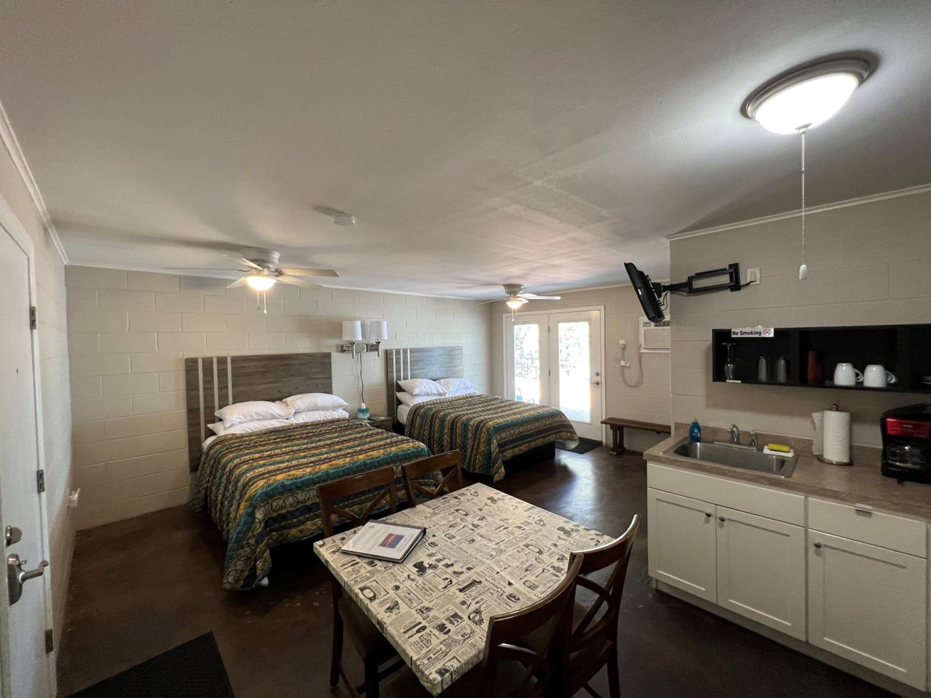 Painted Sky Inn - Property Image 14