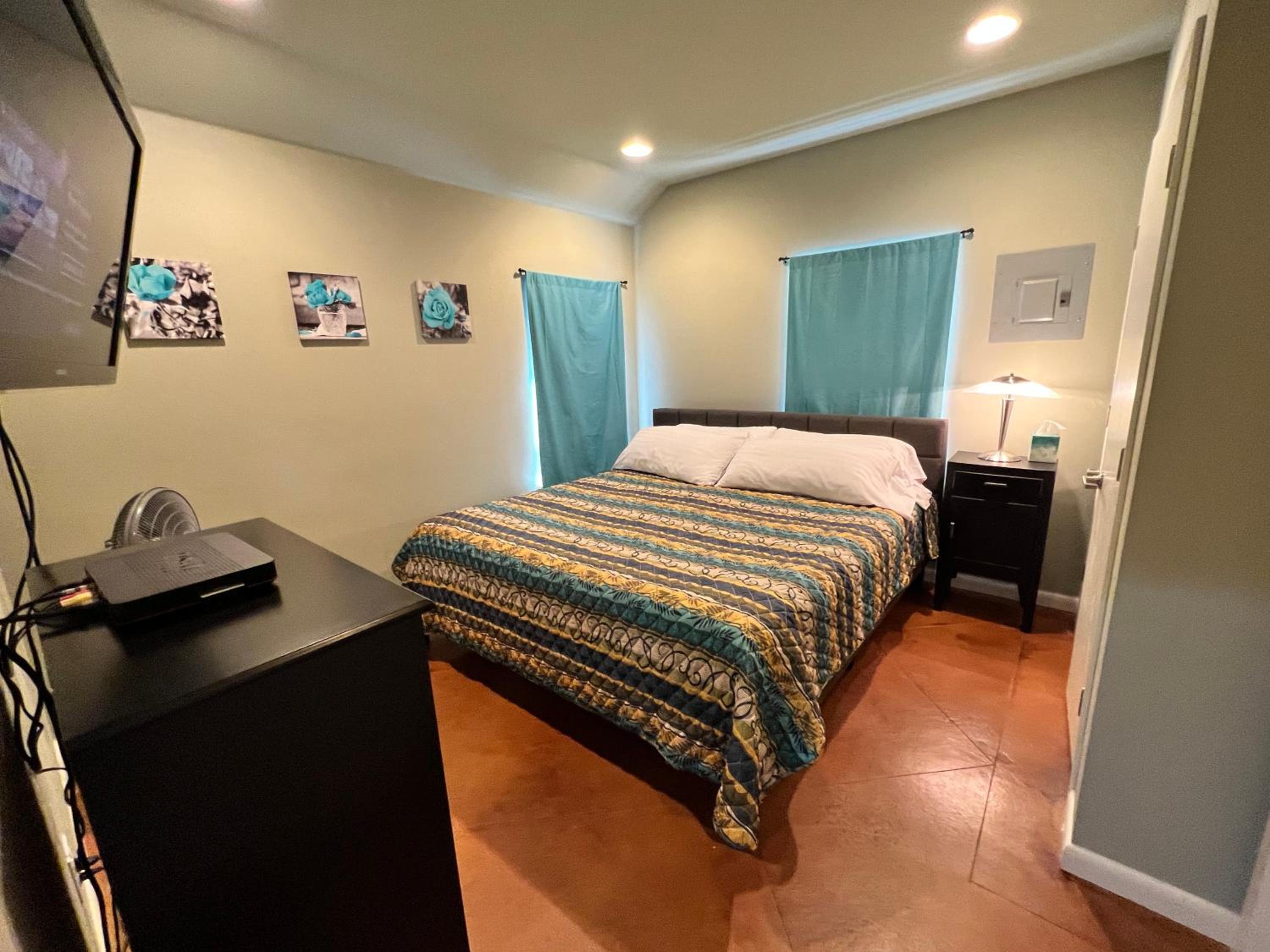 Painted Sky Inn - Property Image 30