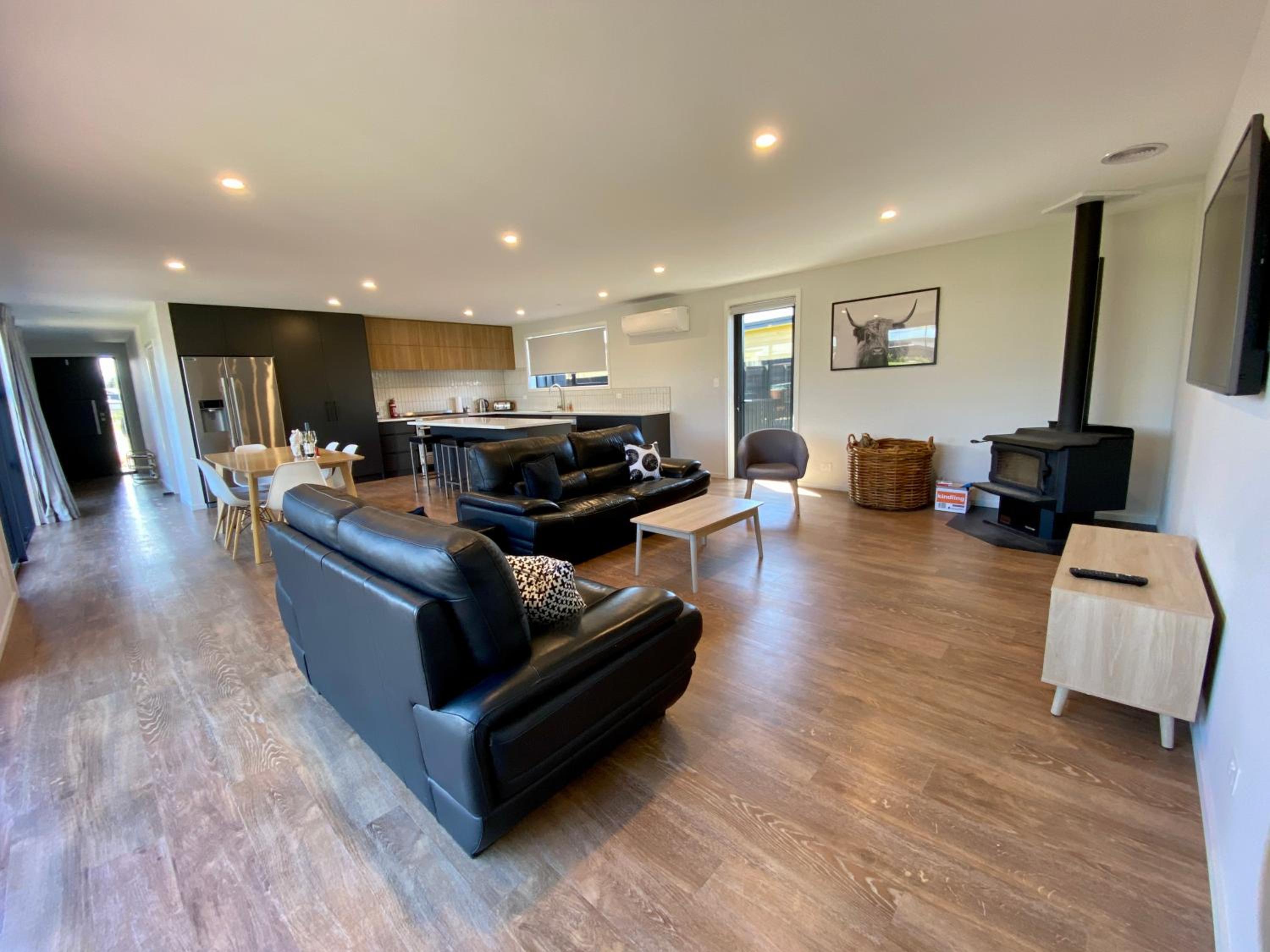 Stylish, Tasteful in Totara view 2