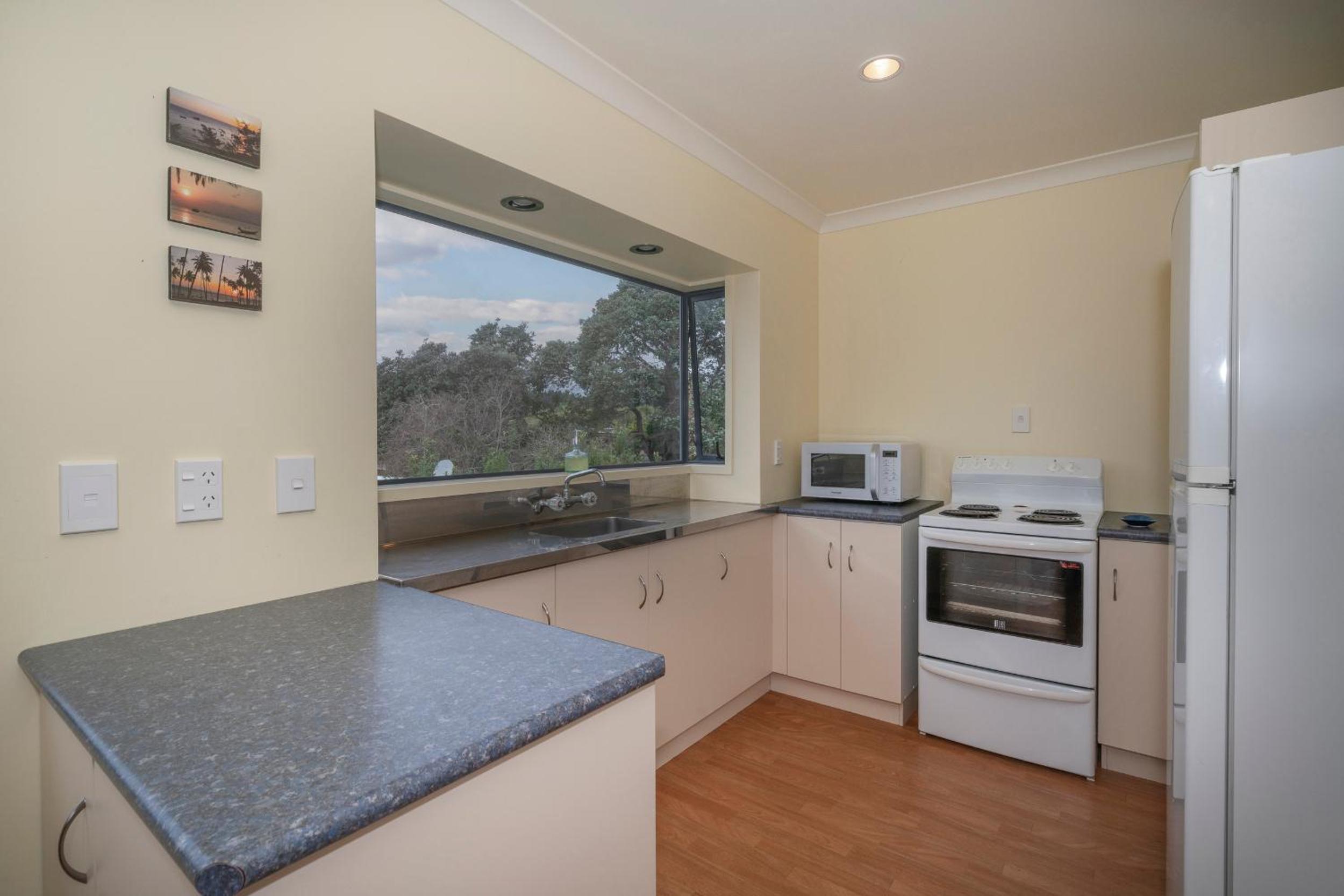 Hosts on the Coast Laze Away on Cook view 5
