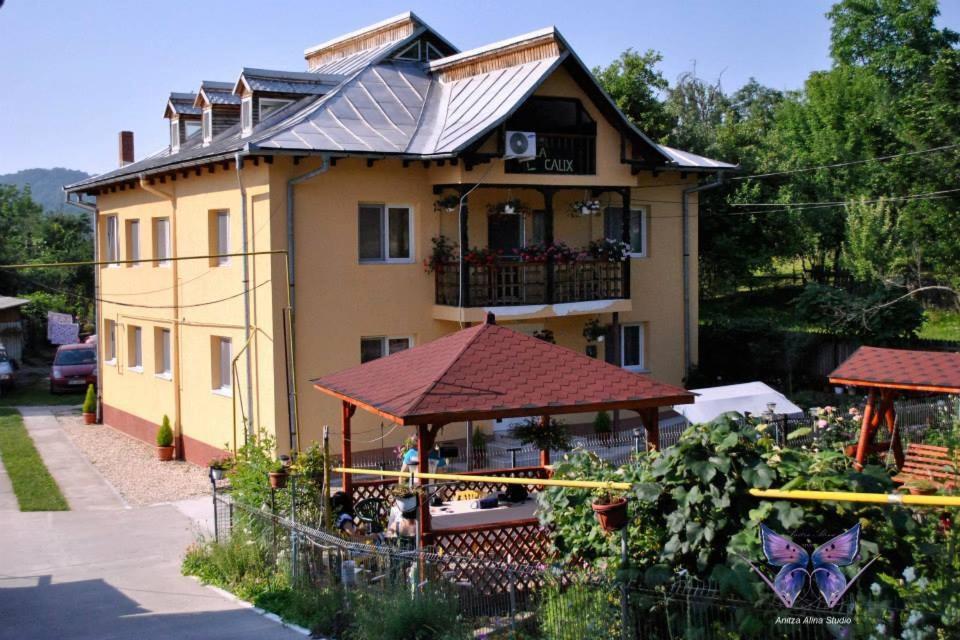 Photo 33