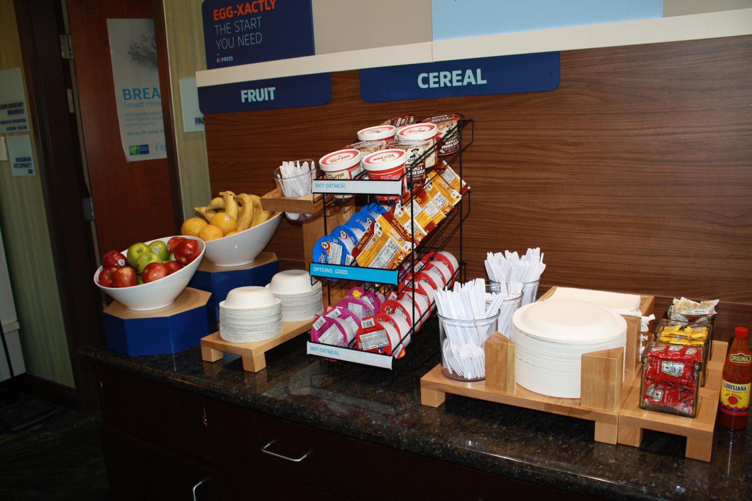 Holiday Inn Express Suites Morton Peoria Area, an IHG Hotel - Property Image 21