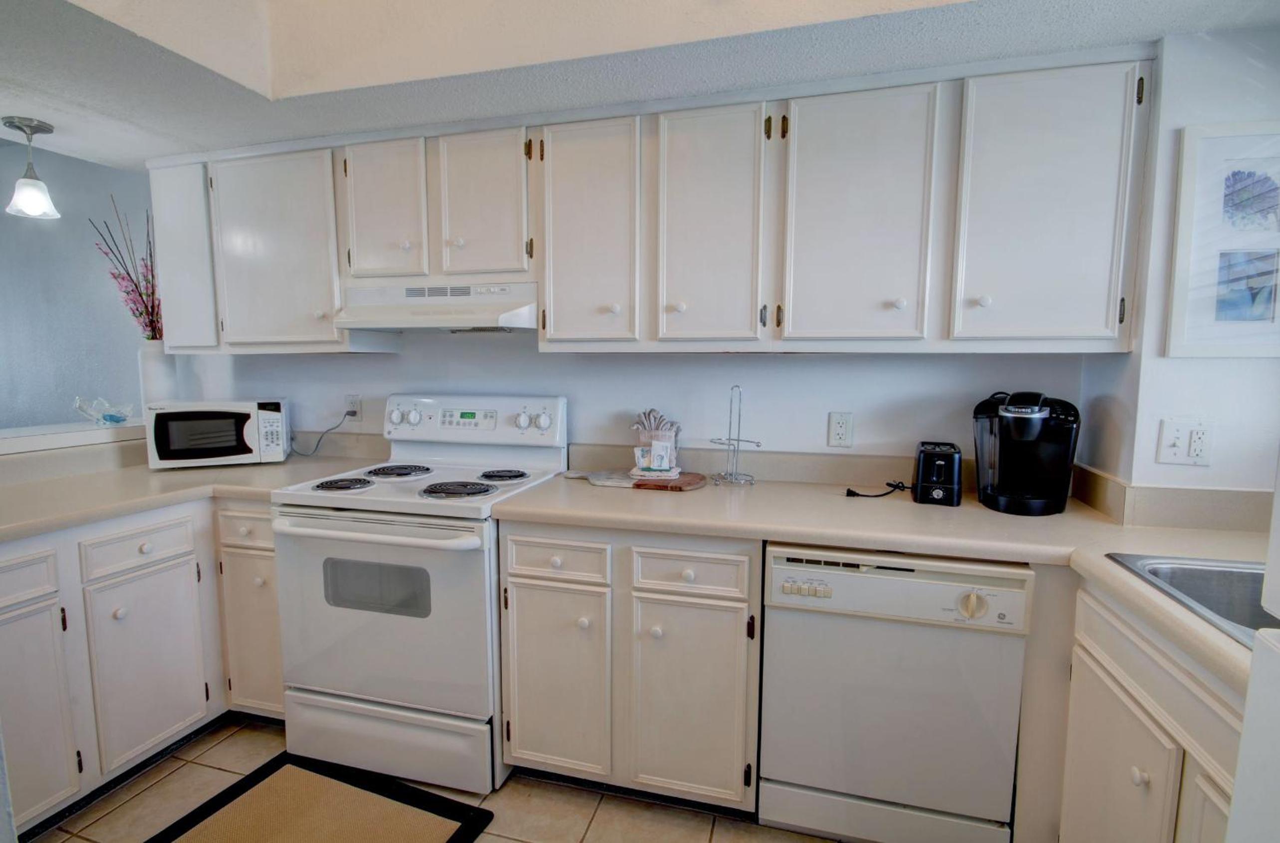 El Matador 167 - Sixth floor unit with easy access to all amenities view 2