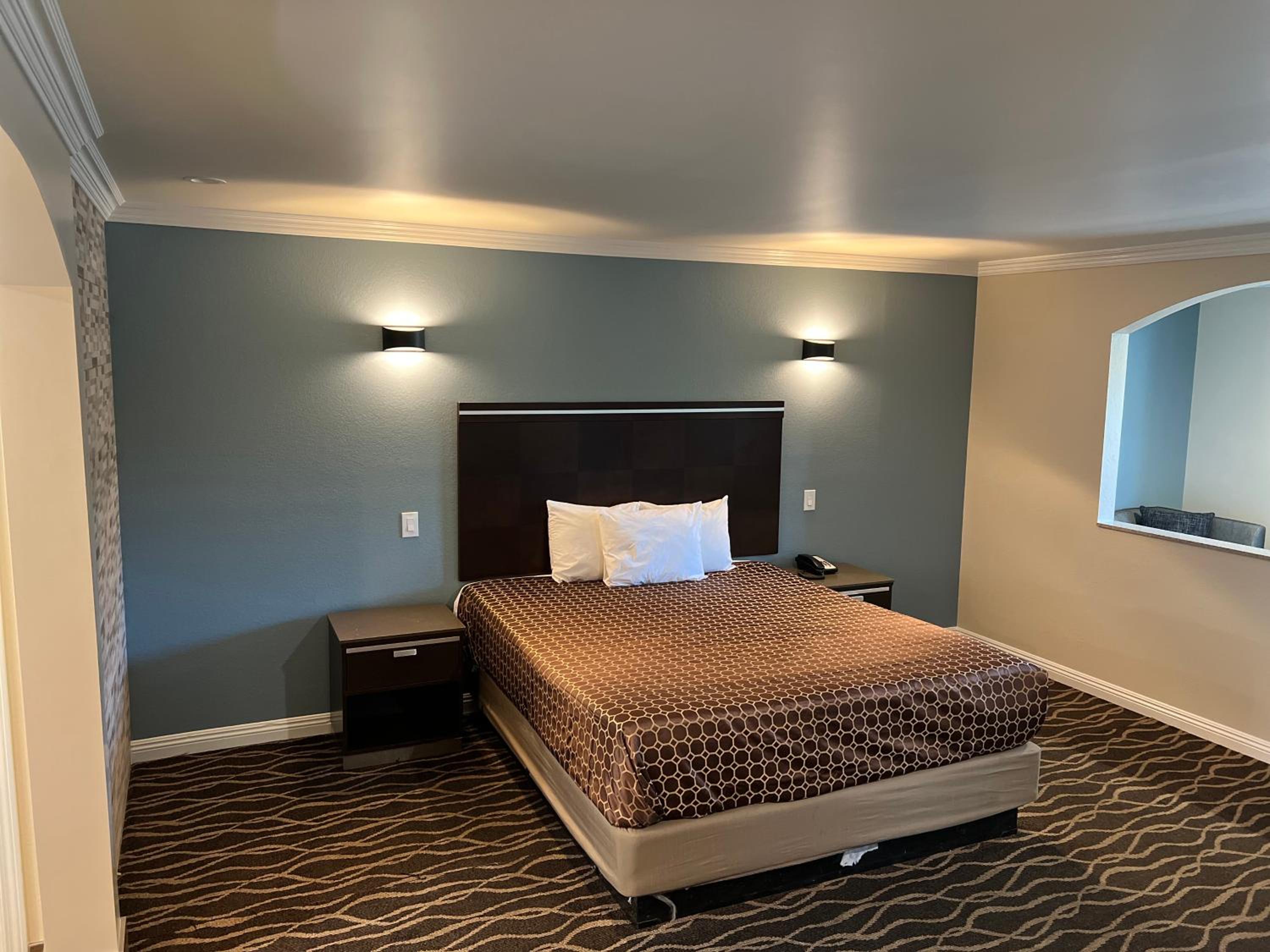 West Covina Vacations - Walnut Inn  Suites West Covina - Property Image 5