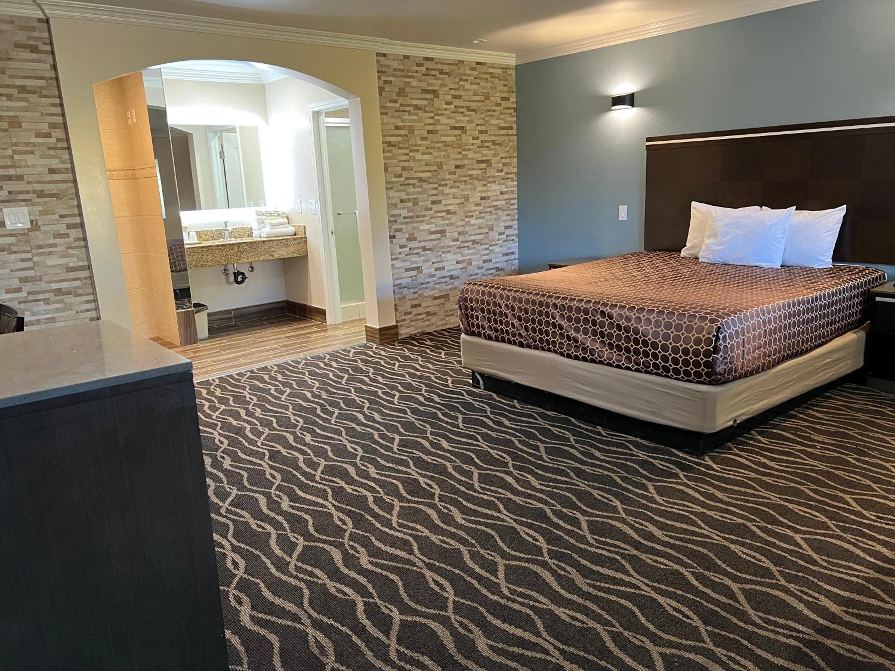 West Covina Vacations - Walnut Inn  Suites West Covina - Property Image 3