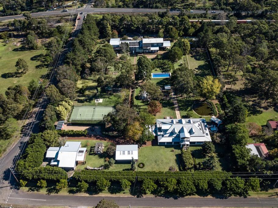 Kalinya Estate Platinum- Homestead, Lodge & Barn- up to 34 guests