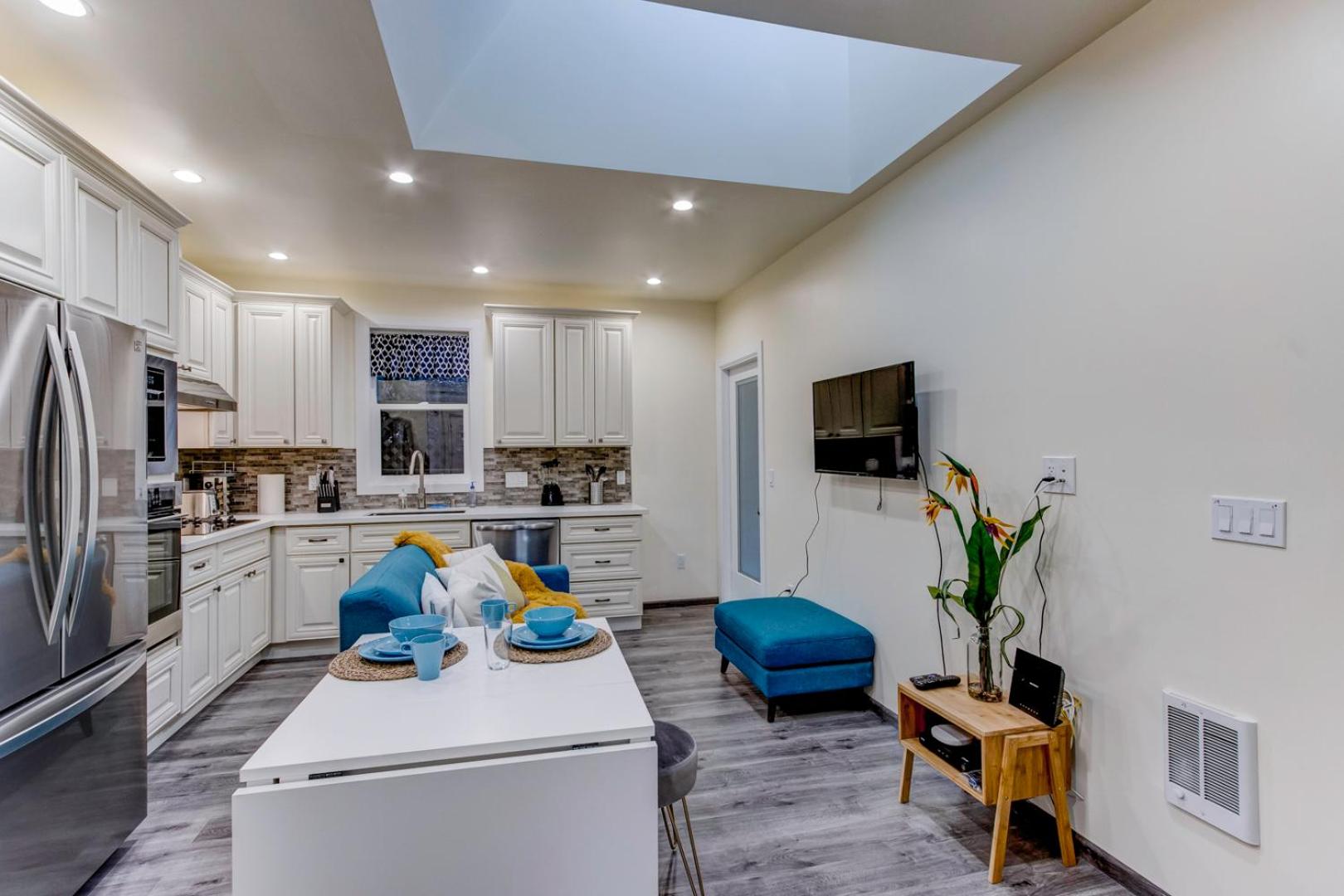 Marbella Lane - Bright and Cozy Home near SFO