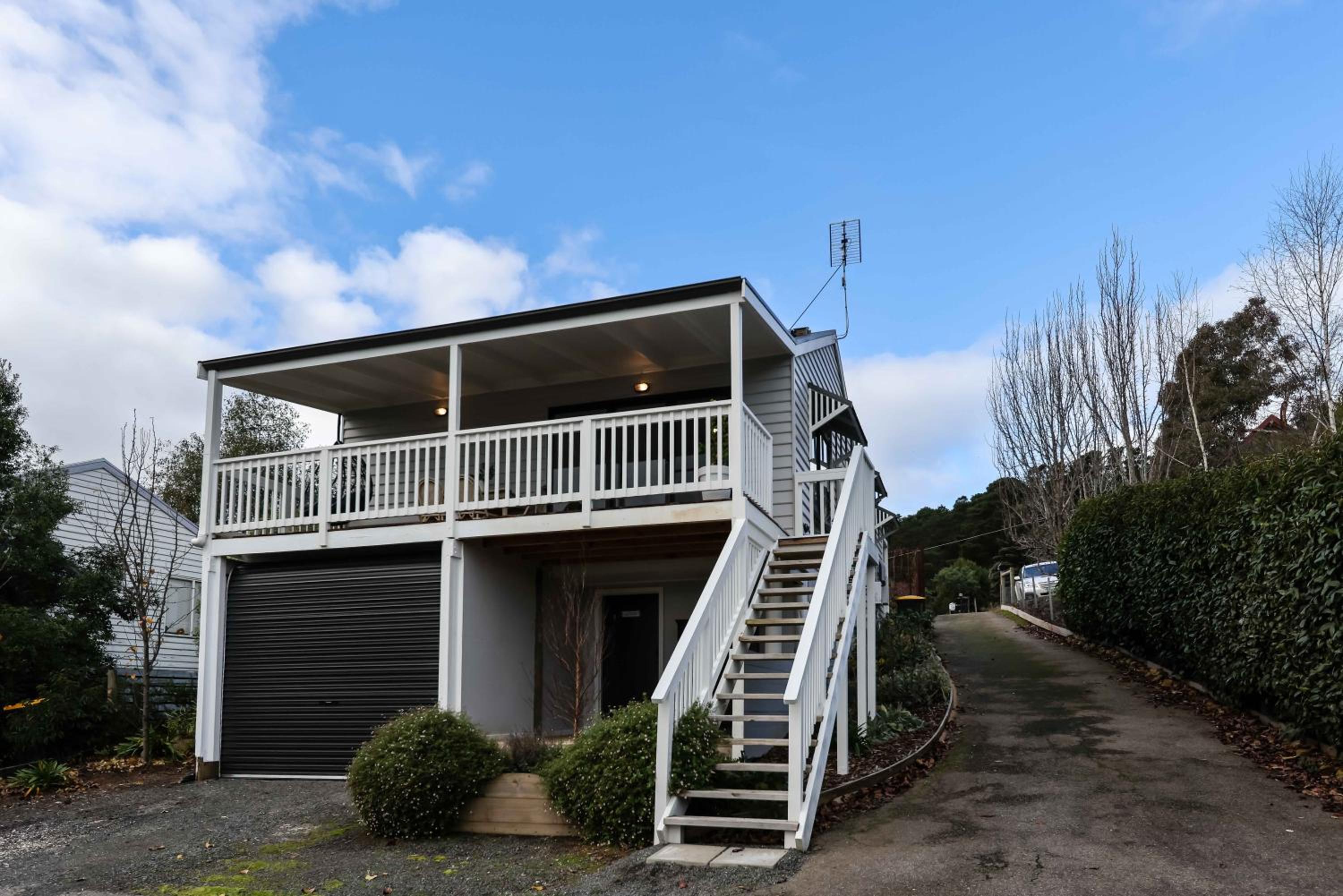 Hidden Gem ~ Luxury Cottage near Lake Daylesford