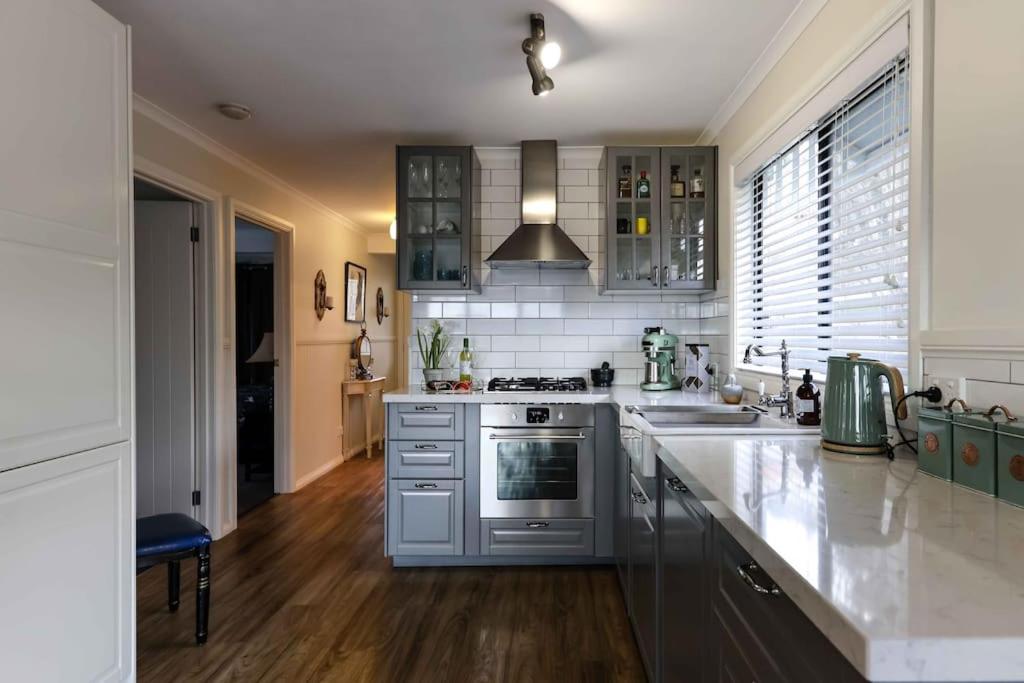 Hidden Gem ~ Luxury Cottage near Lake Daylesford