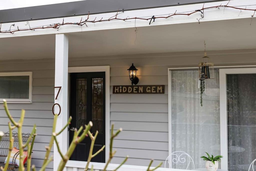 Hidden Gem ~ Luxury Cottage near Lake Daylesford