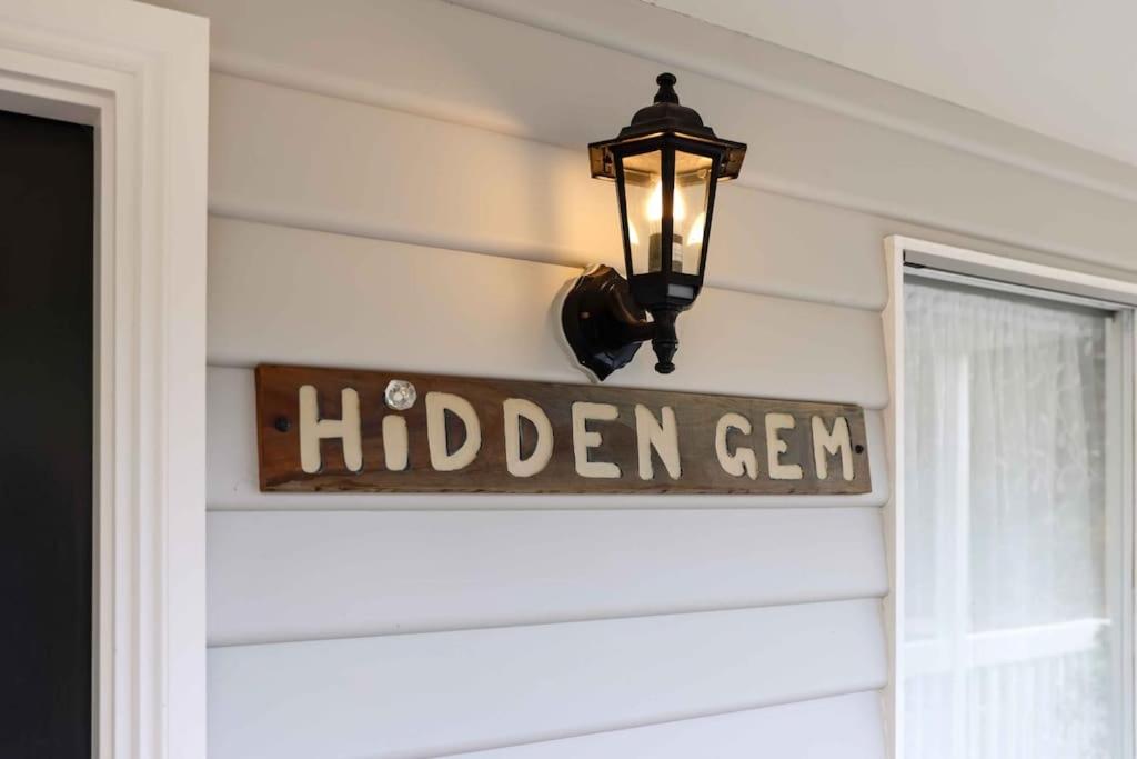 Hidden Gem ~ Luxury Cottage near Lake Daylesford