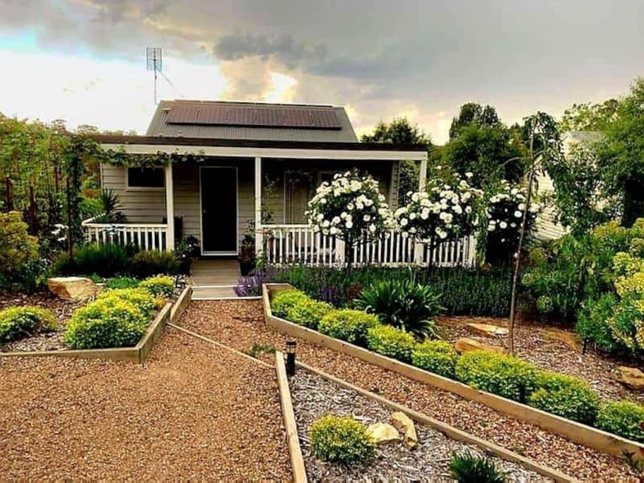Hidden Gem ~ Luxury Cottage near Lake Daylesford
