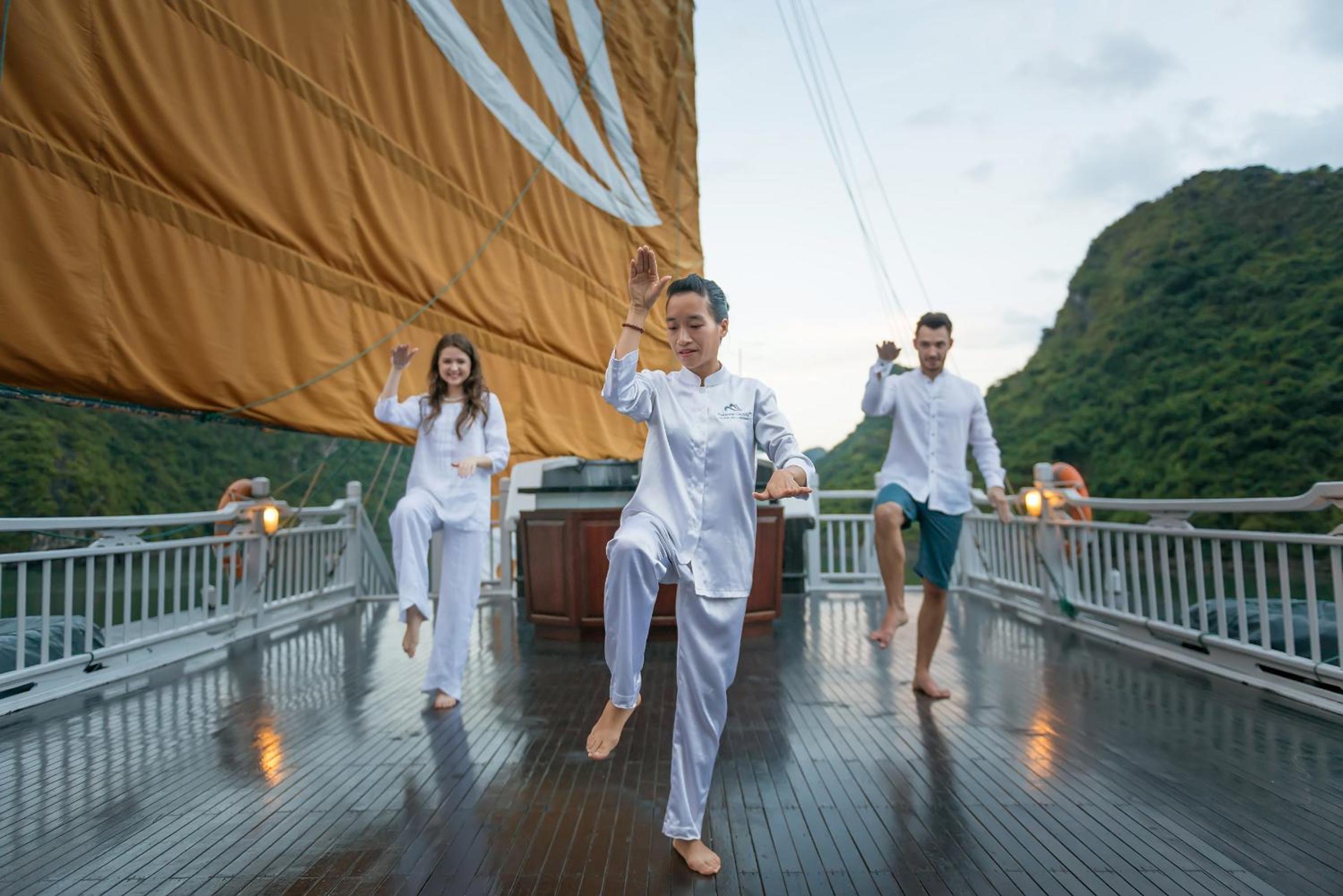 Paradise Sails Cruise