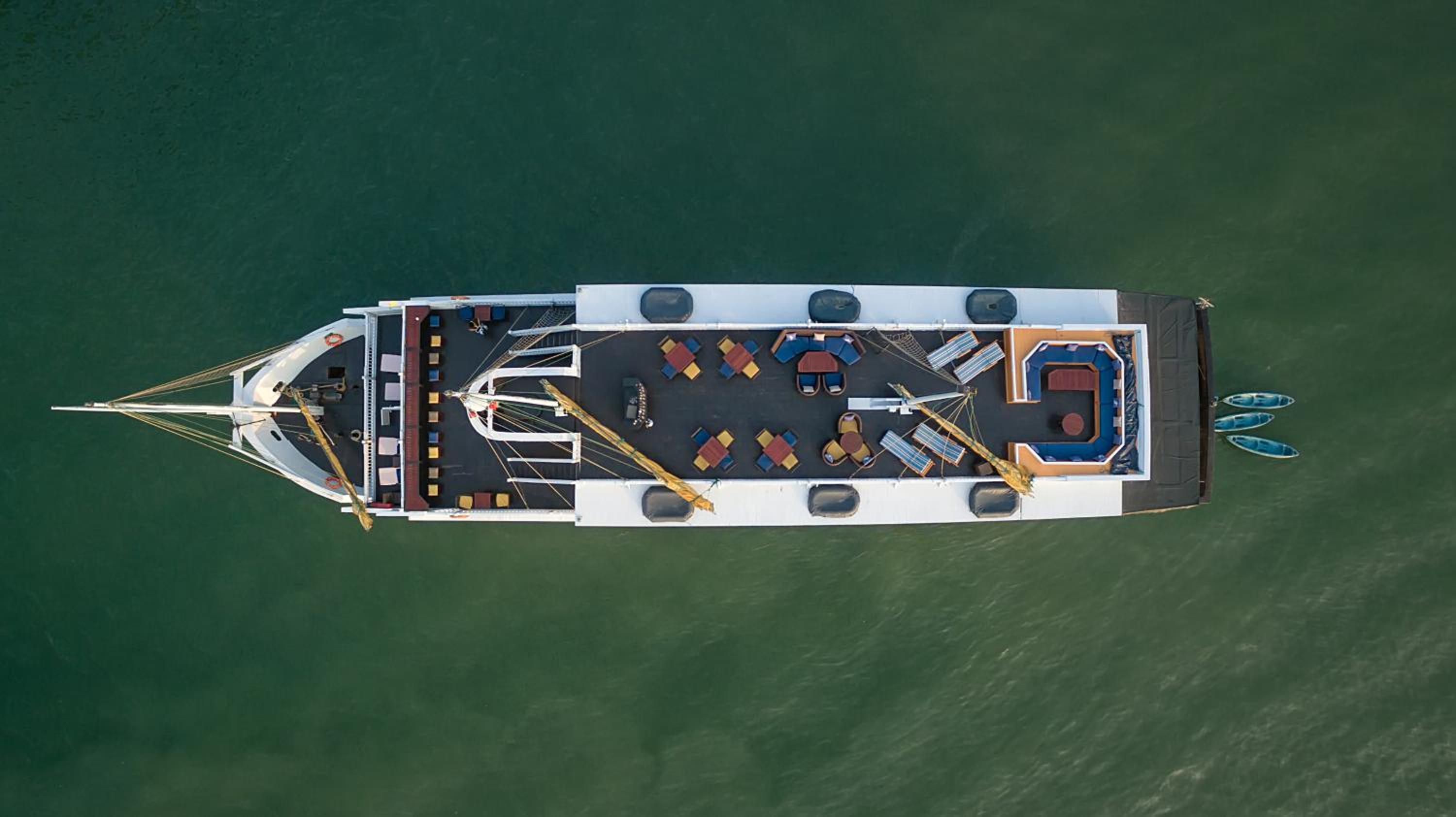 Paradise Sails Cruise