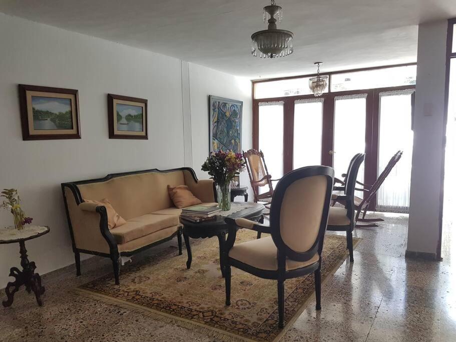Confortables habitaciones a pocos metros del mar view 2