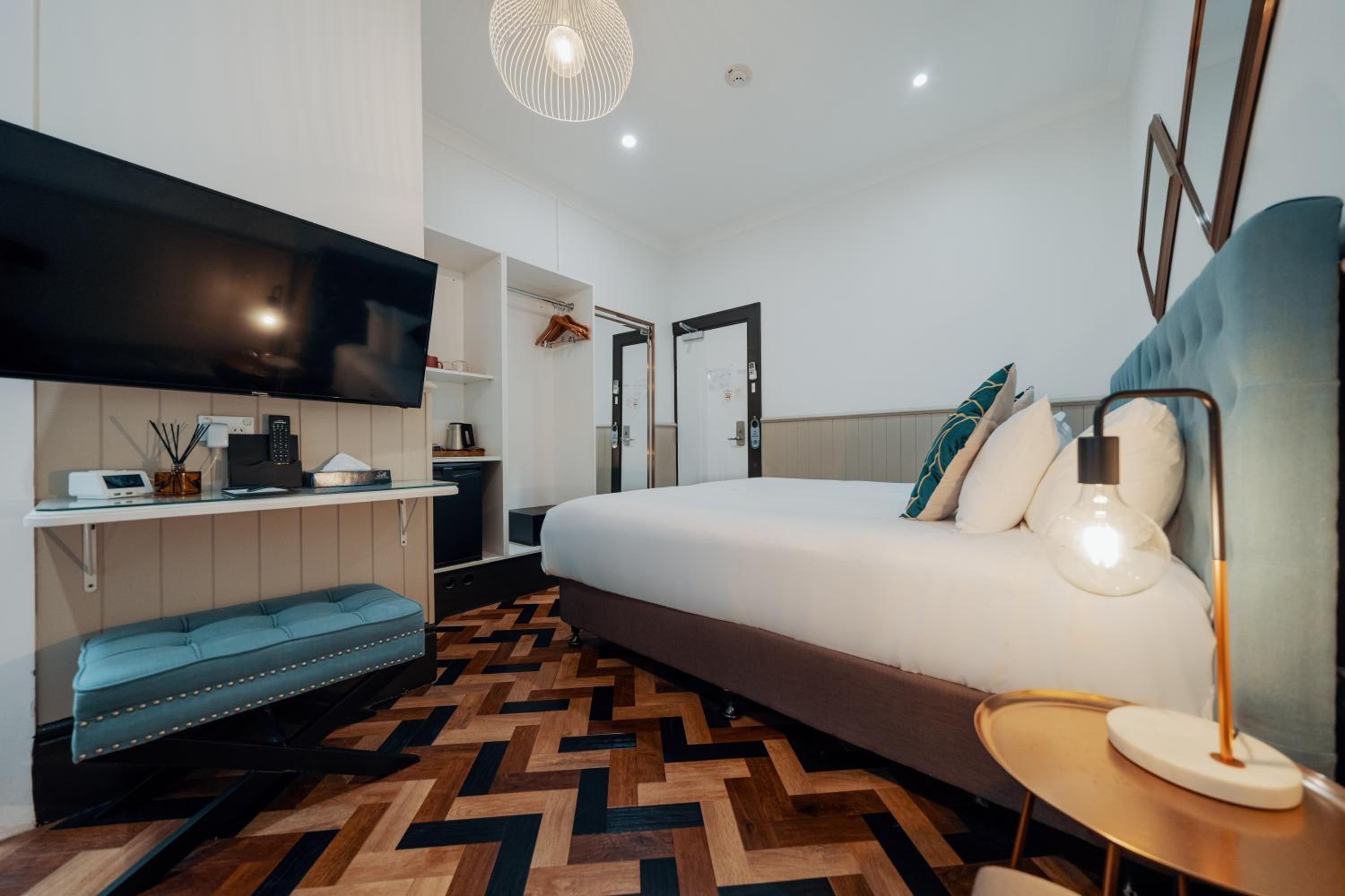 Cremorne Point Manor