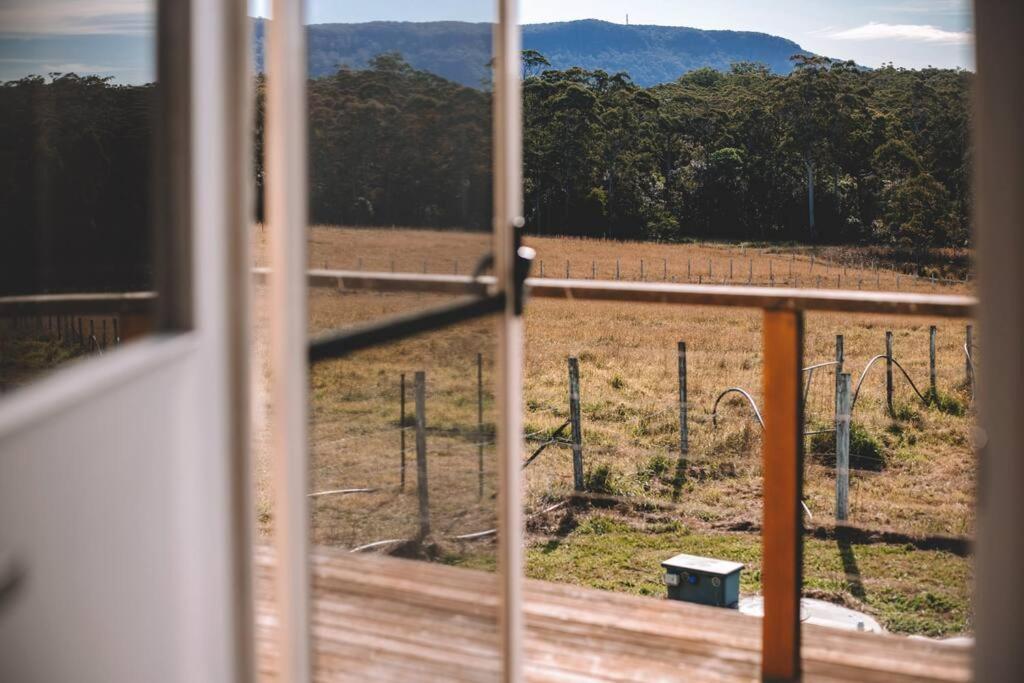 Cooranbong Farm Stay-7 Bedrooms Cottage with Pool and Tennis Court