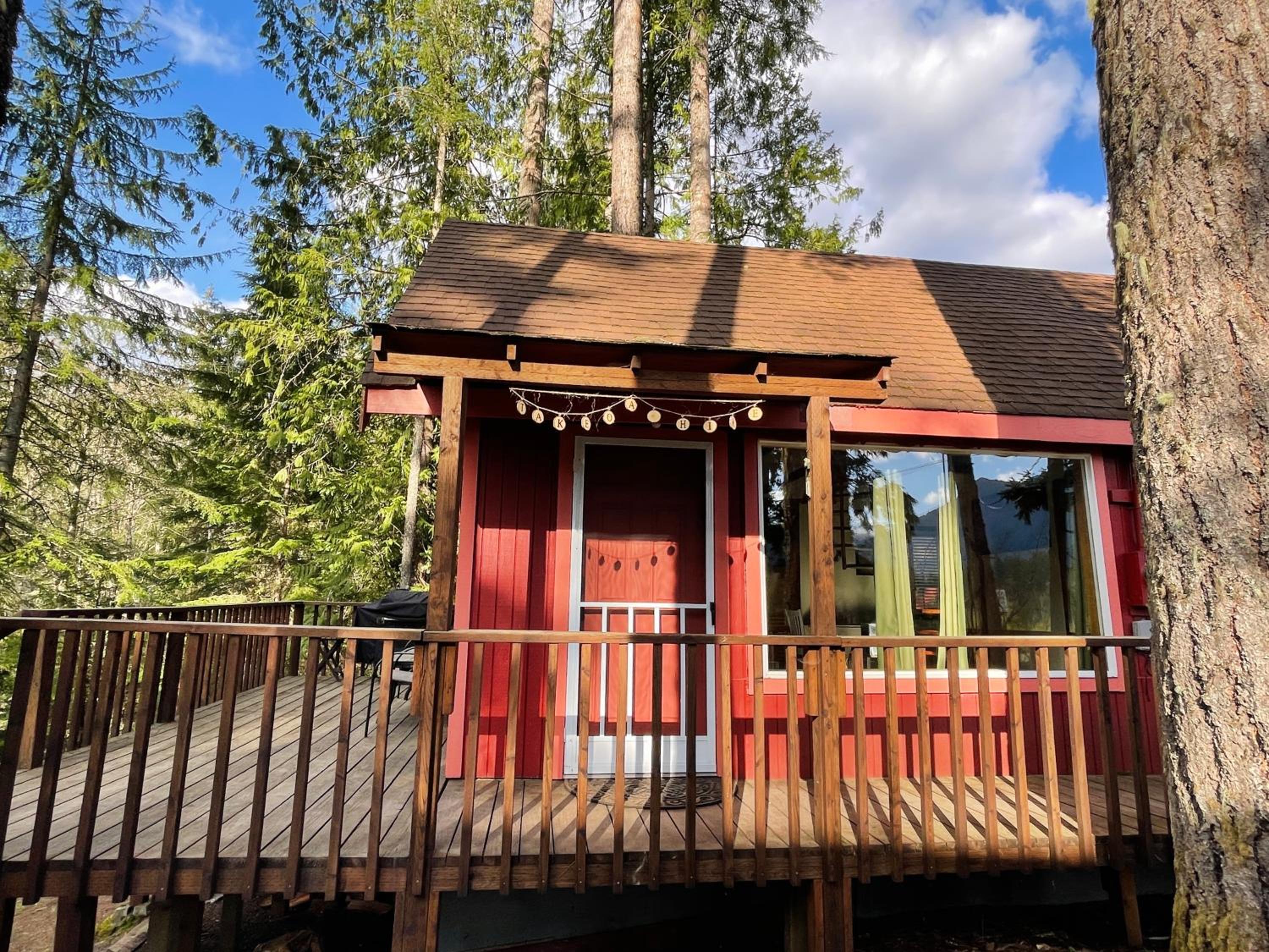 Mt Rainier Little Red Cabin
