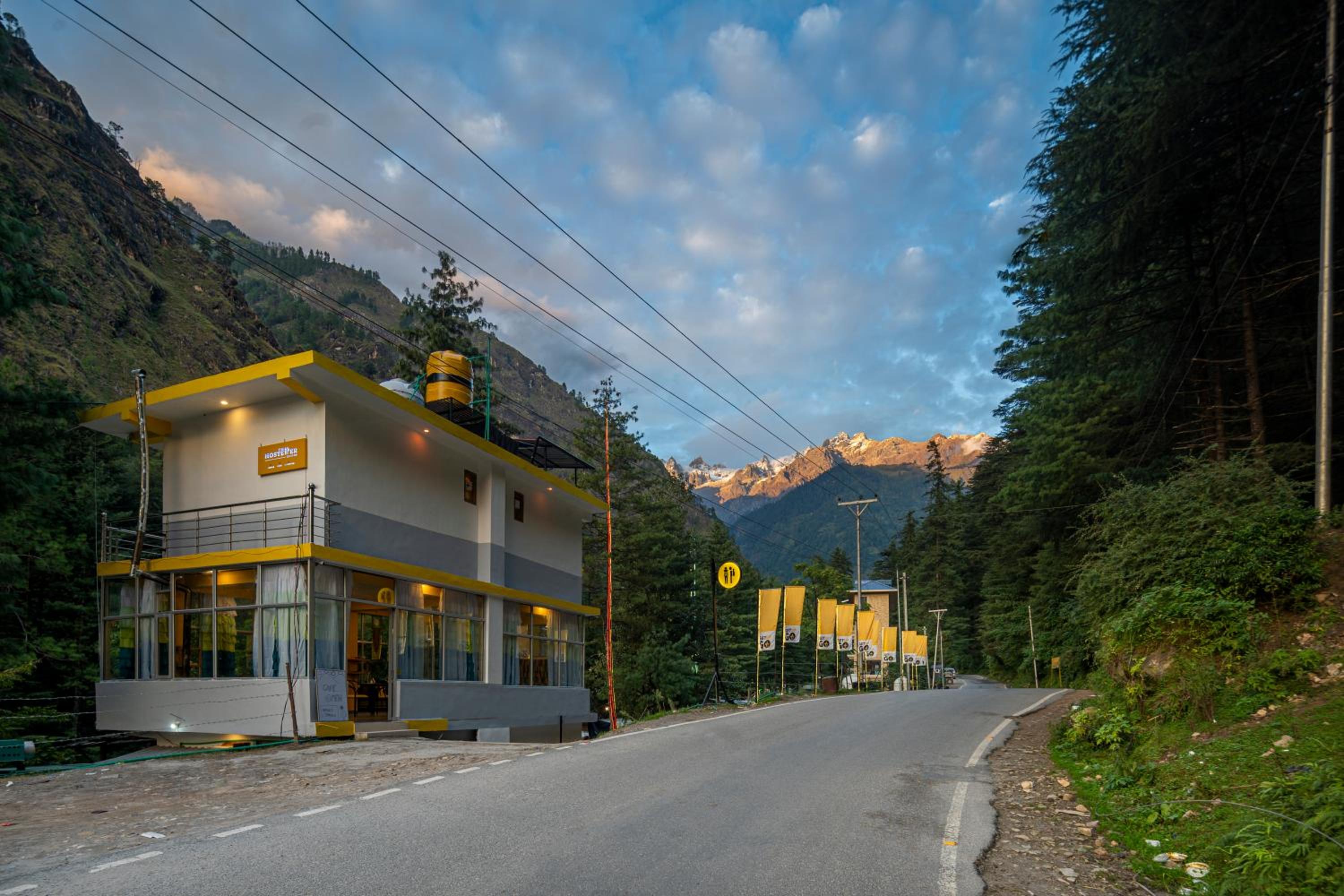 The Hosteller Kasol, Riverside